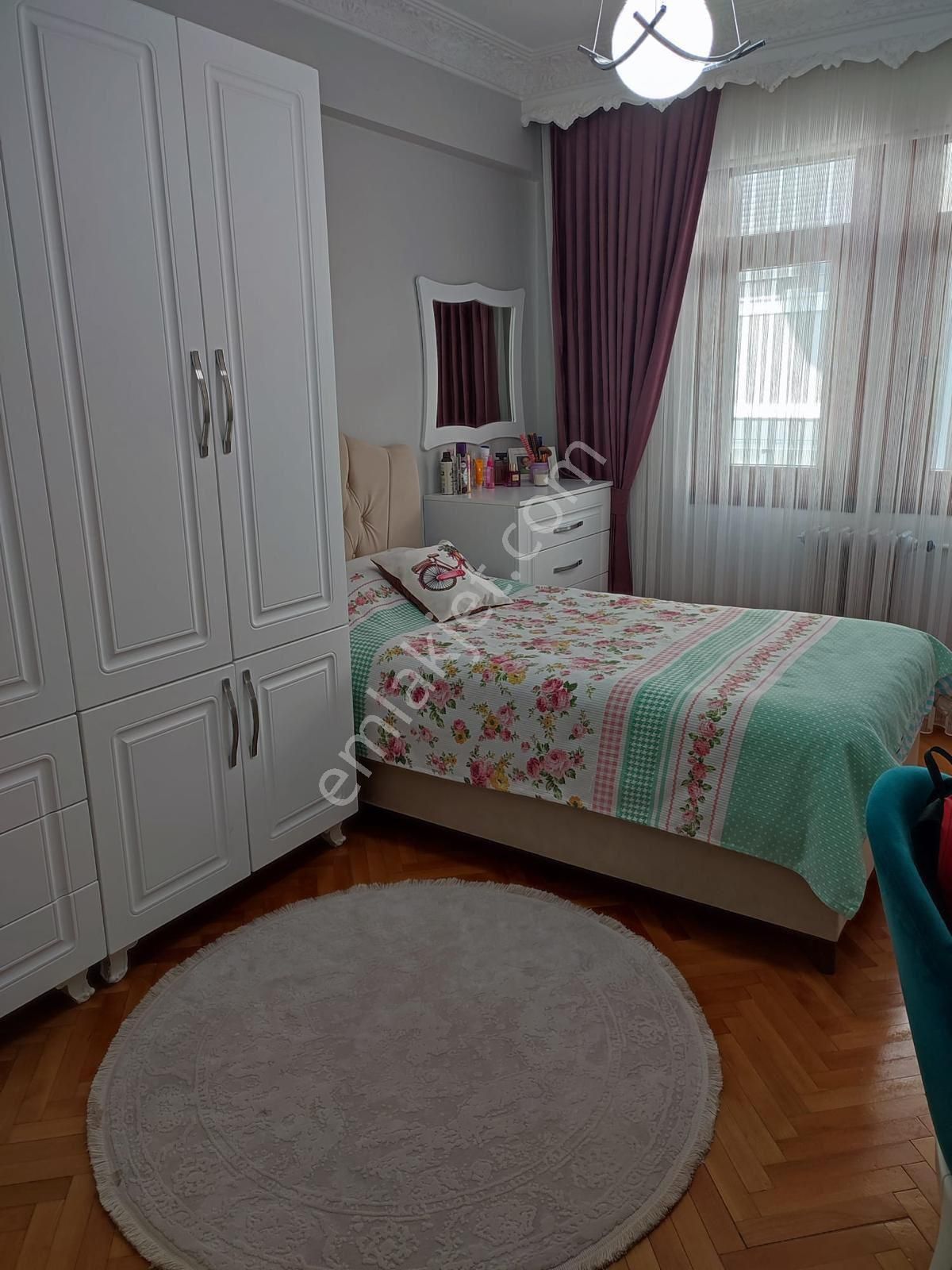 Bahçelievler Nurettin Paşa Sokak'ta 4+1 Ara Kat Satılık Daire - Görsel 11