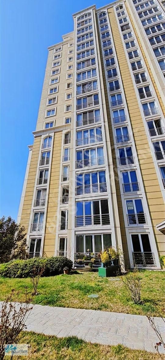 Bahçeşehir Uphill Court Satılık Eşyalı 1+1 Büyük Tip