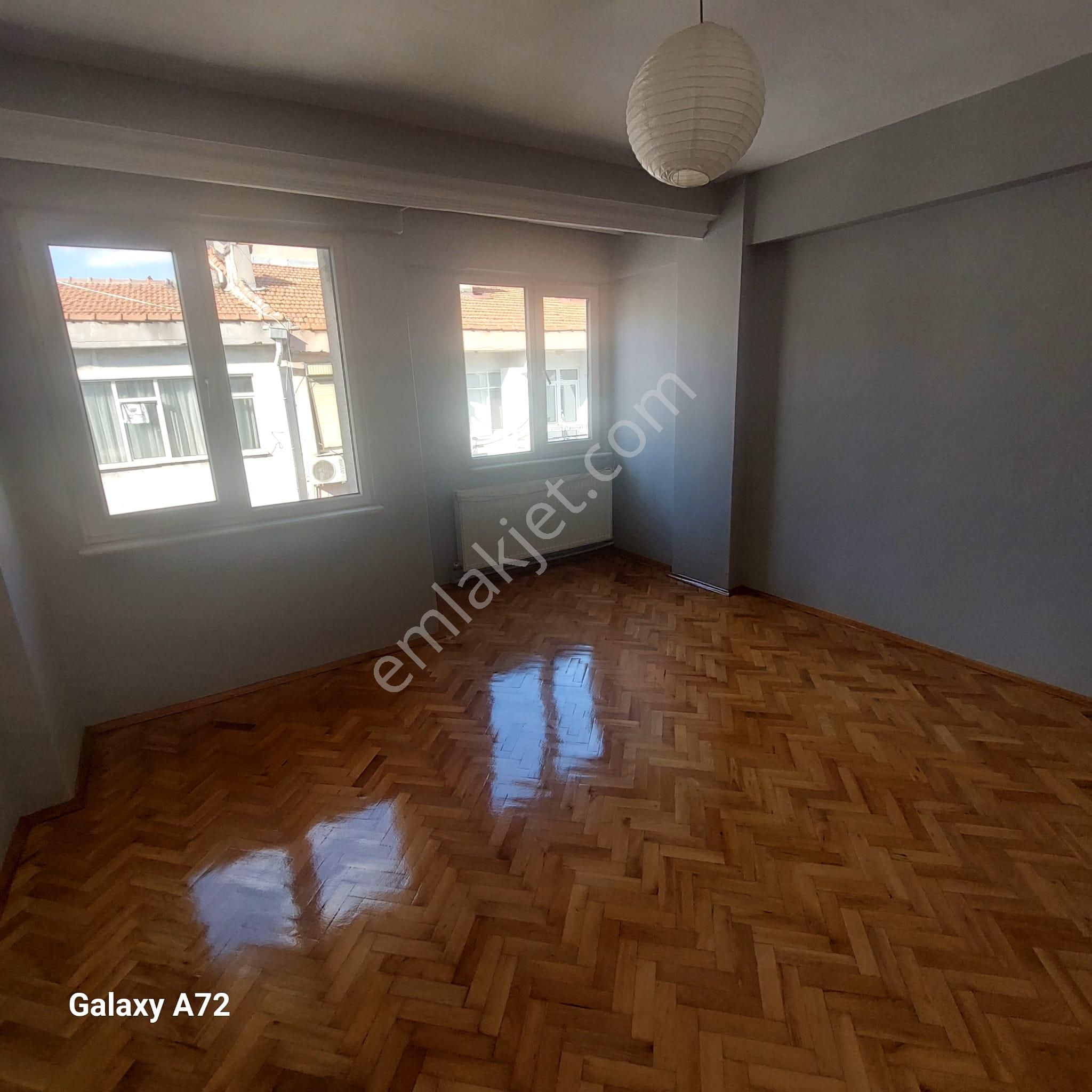 Sahibinden Beşiktaş Hattat Tahsin Sokak’ta 2+1 Satılık Boş Daire - Görsel 2