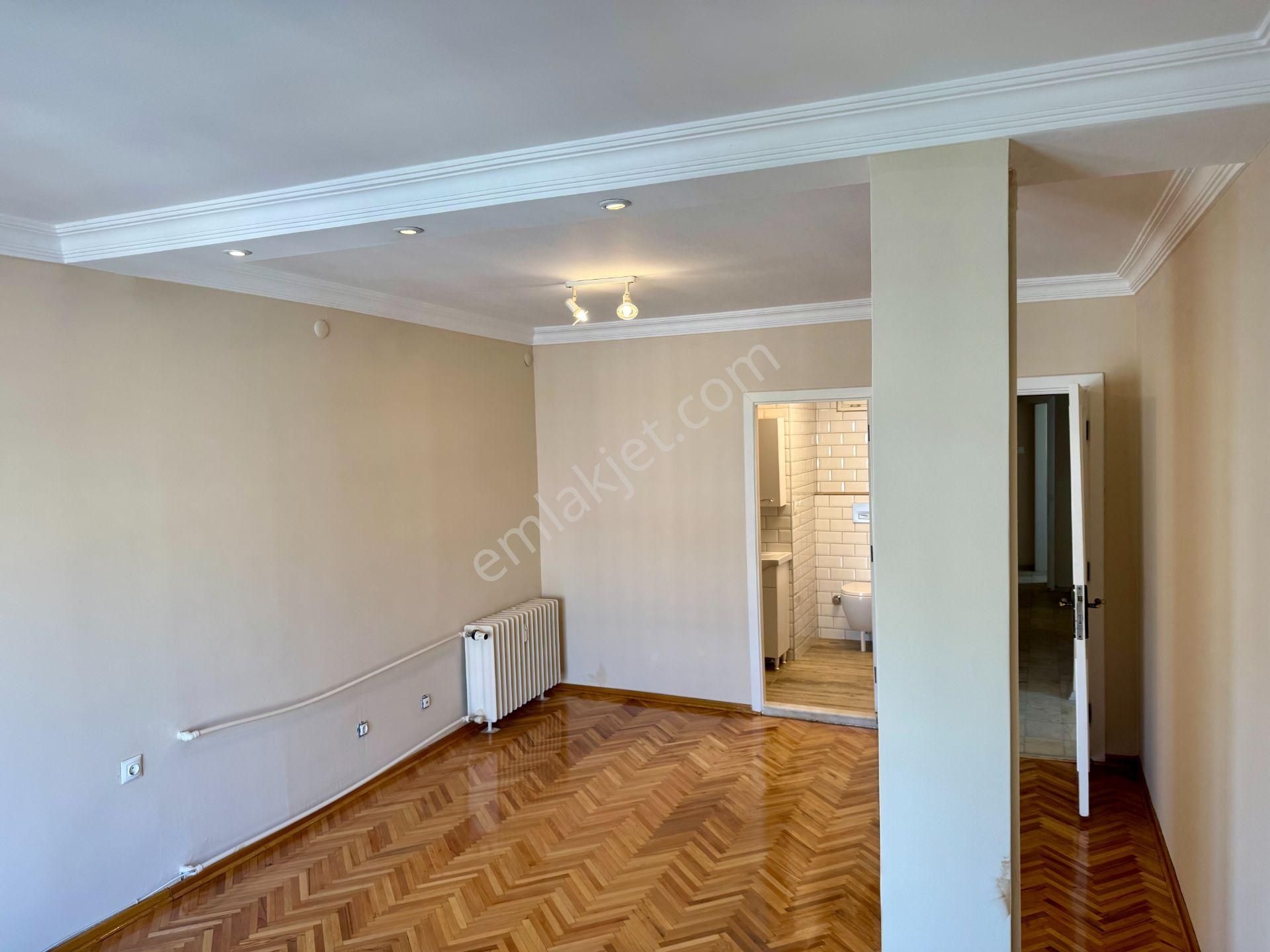 Muhteşem Konumda Otoparklı Satılık 5 + 1 Köşe Yalı Dairesi - Görsel 16