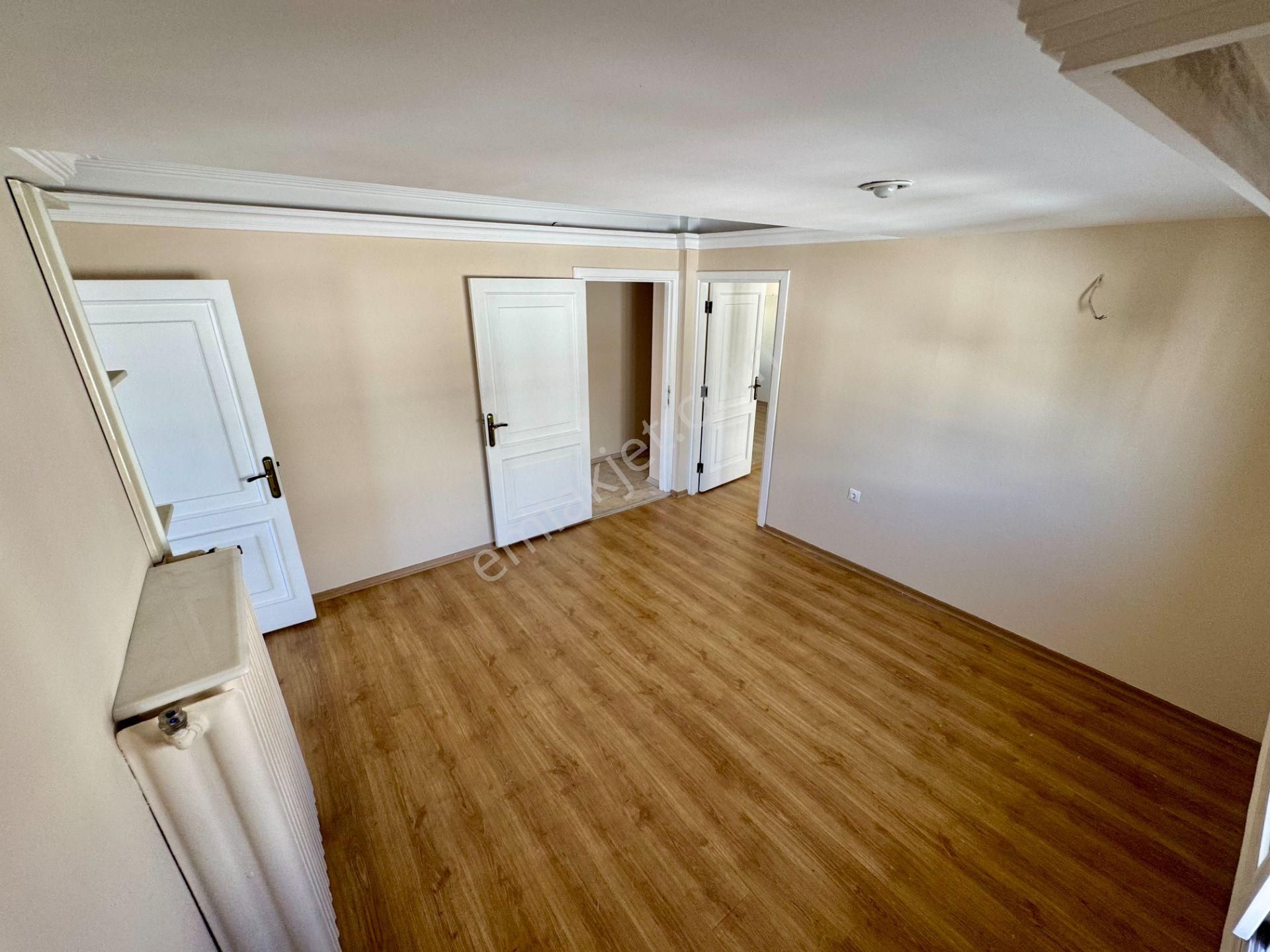 Muhteşem Konumda Otoparklı Satılık 5 + 1 Köşe Yalı Dairesi - Görsel 23