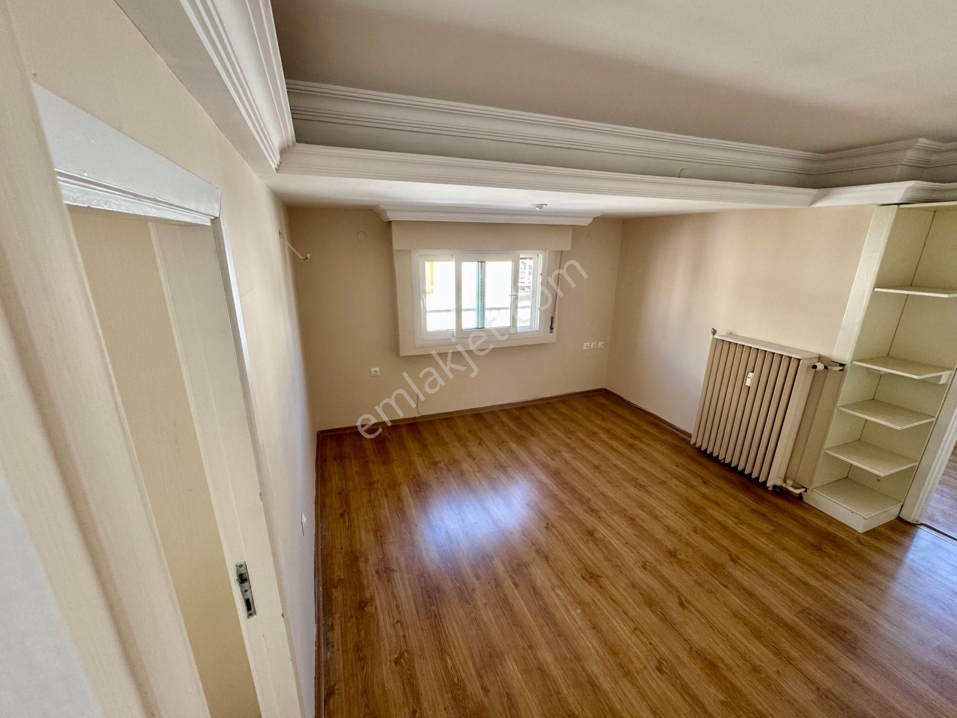 Muhteşem Konumda Otoparklı Satılık 5 + 1 Köşe Yalı Dairesi - Görsel 21