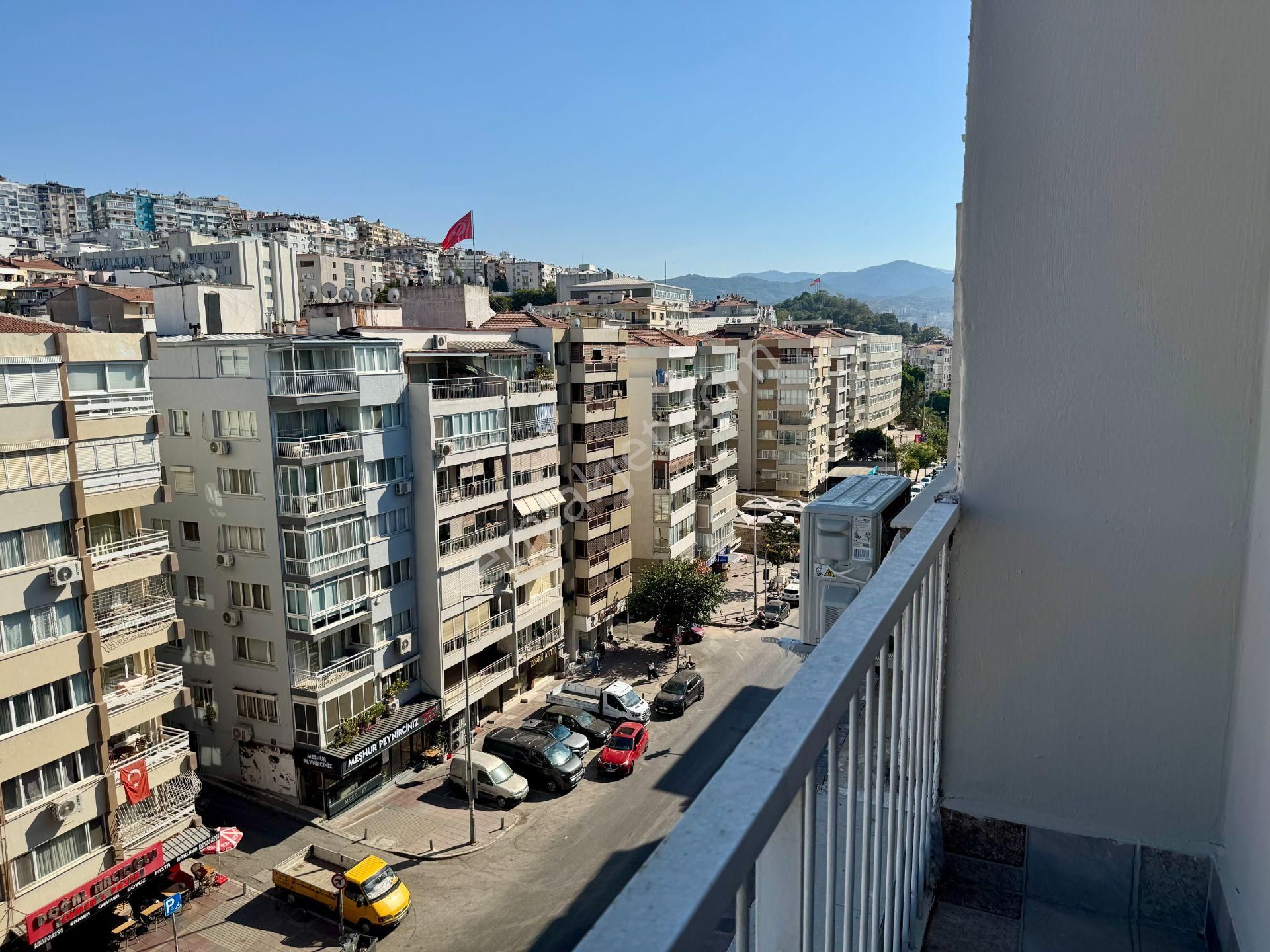 Muhteşem Konumda Otoparklı Satılık 5 + 1 Köşe Yalı Dairesi - Görsel 28