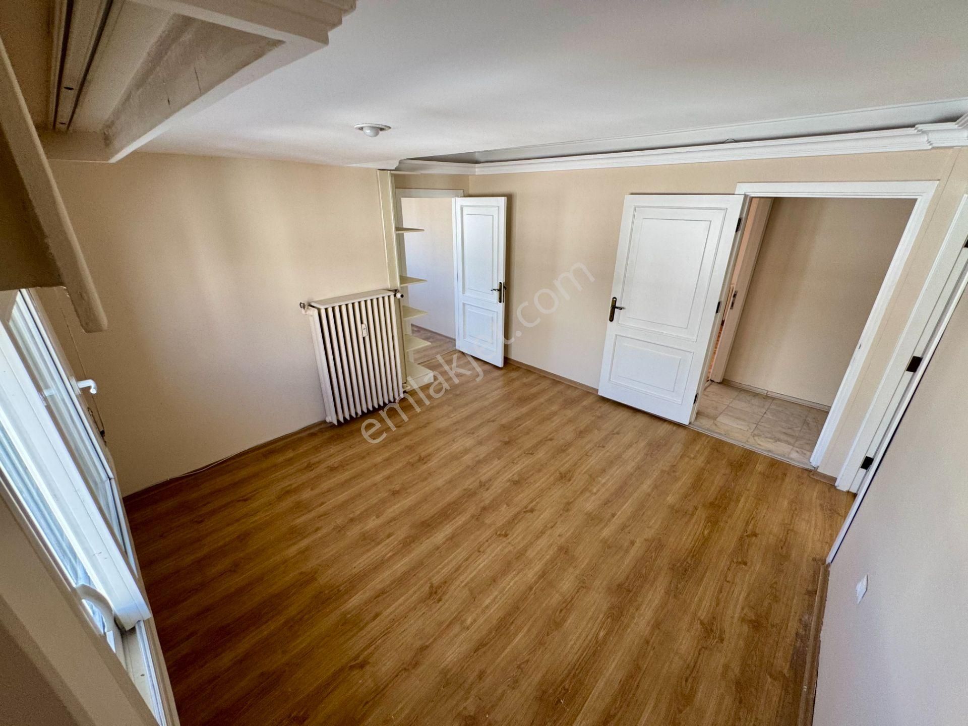 Muhteşem Konumda Otoparklı Satılık 5 + 1 Köşe Yalı Dairesi - Görsel 24