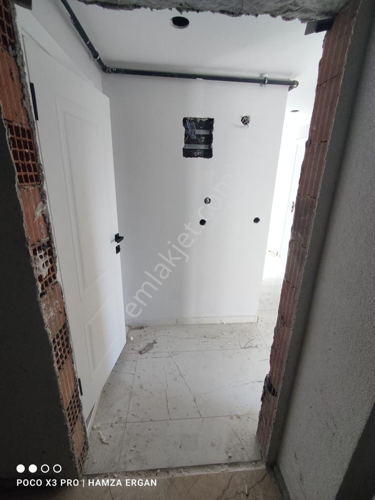 1.69 Krediyle Sultangazi Zübeydehanım'da Satılık 3+1 Ara Kat Daire