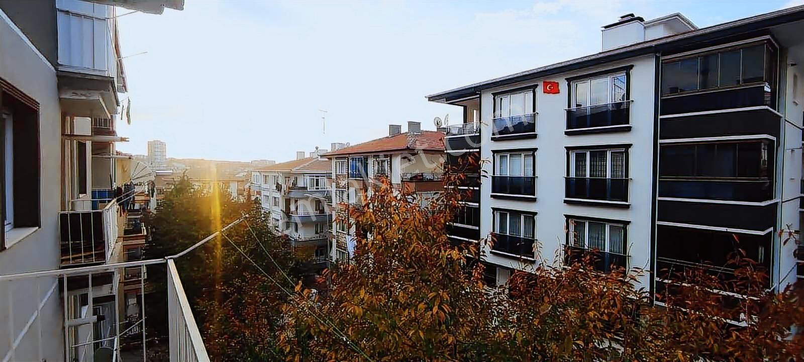 Sincan Selçuklu Mah. Krediye Uygun Ara Kat Satılık 3+1 Daire