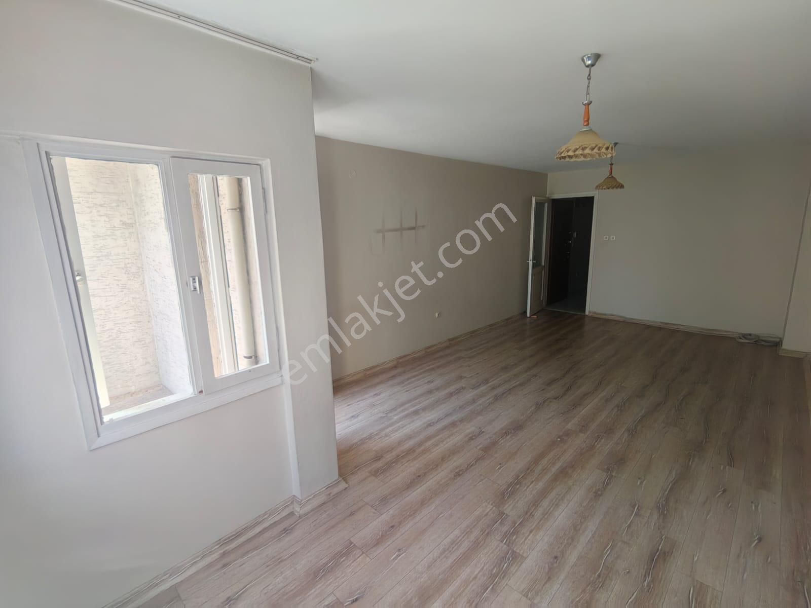 İnönü Caddesi Göztepe Metro Durağında Otoparklı Satılık 2 + 1 Daire - Görsel 4