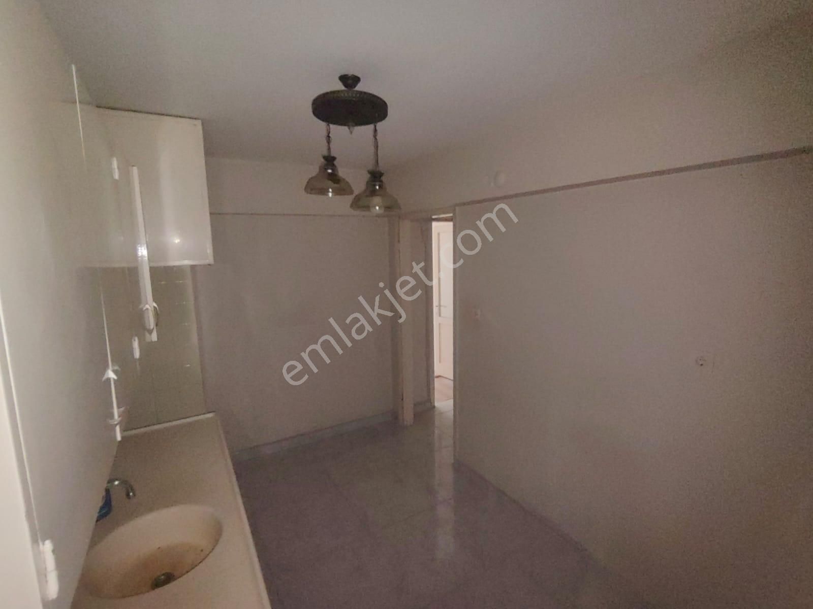 İnönü Caddesi Göztepe Metro Durağında Otoparklı Satılık 2 + 1 Daire - Görsel 8