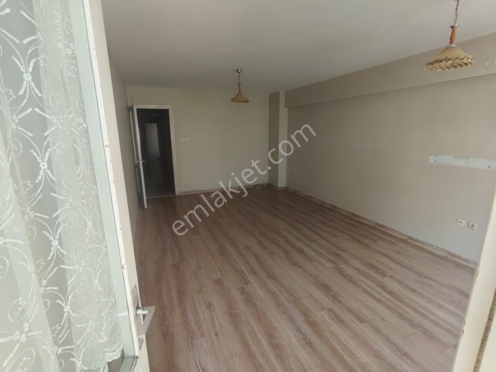 İnönü Caddesi Göztepe Metro Durağında Otoparklı Satılık 2 + 1 Daire - Görsel 3