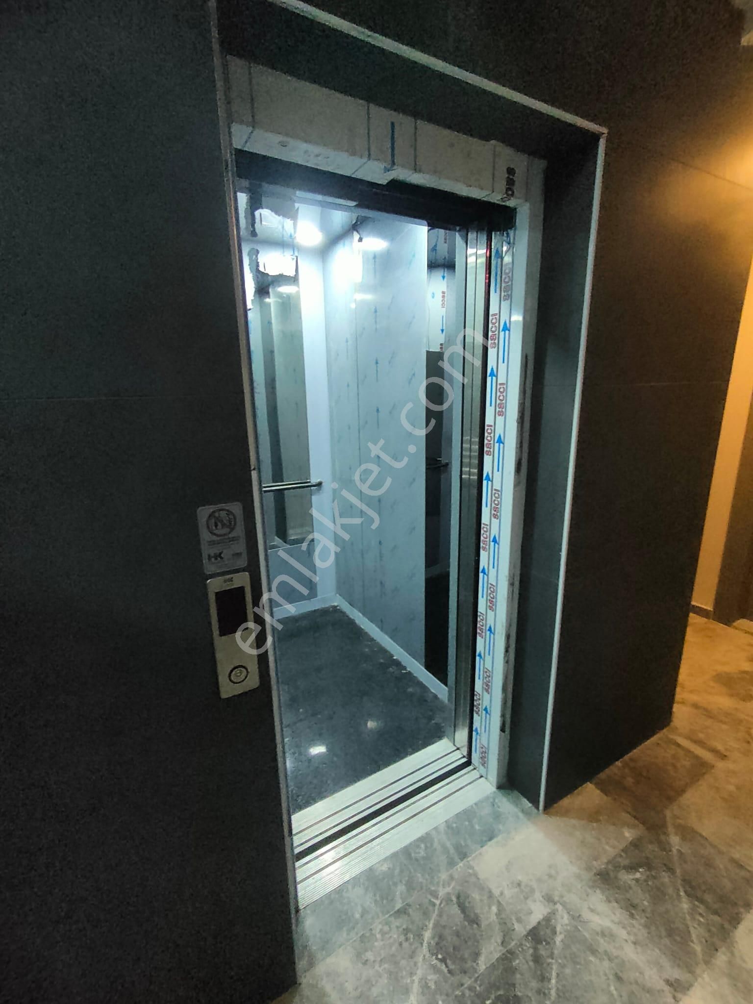 Emlak Dünyasından Küçükyalıda Satılık 2+1 Fırsat Daire - Görsel 16