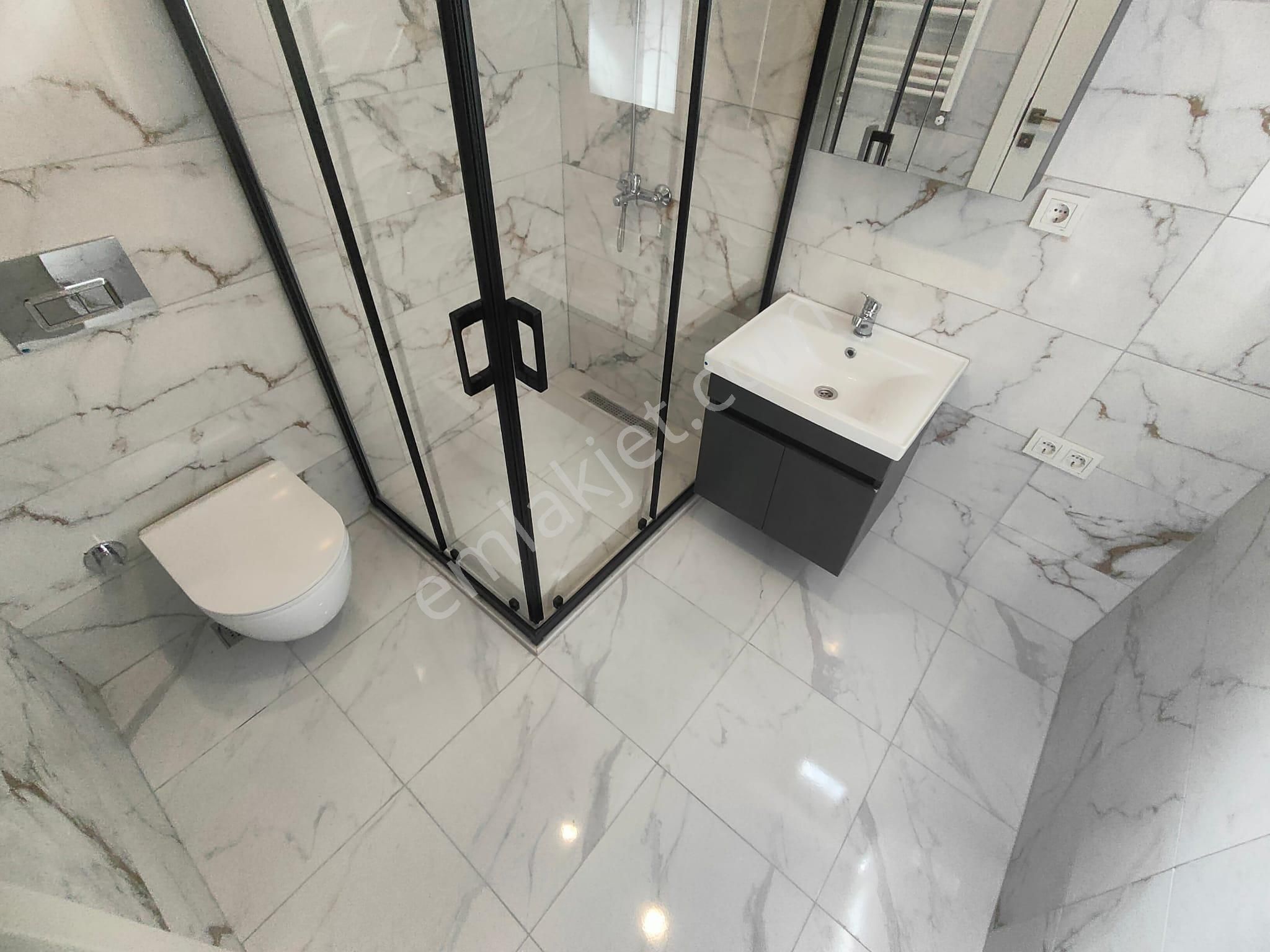 Emlak Dünyasından Küçükyalıda Satılık 2+1 Fırsat Daire - Görsel 7