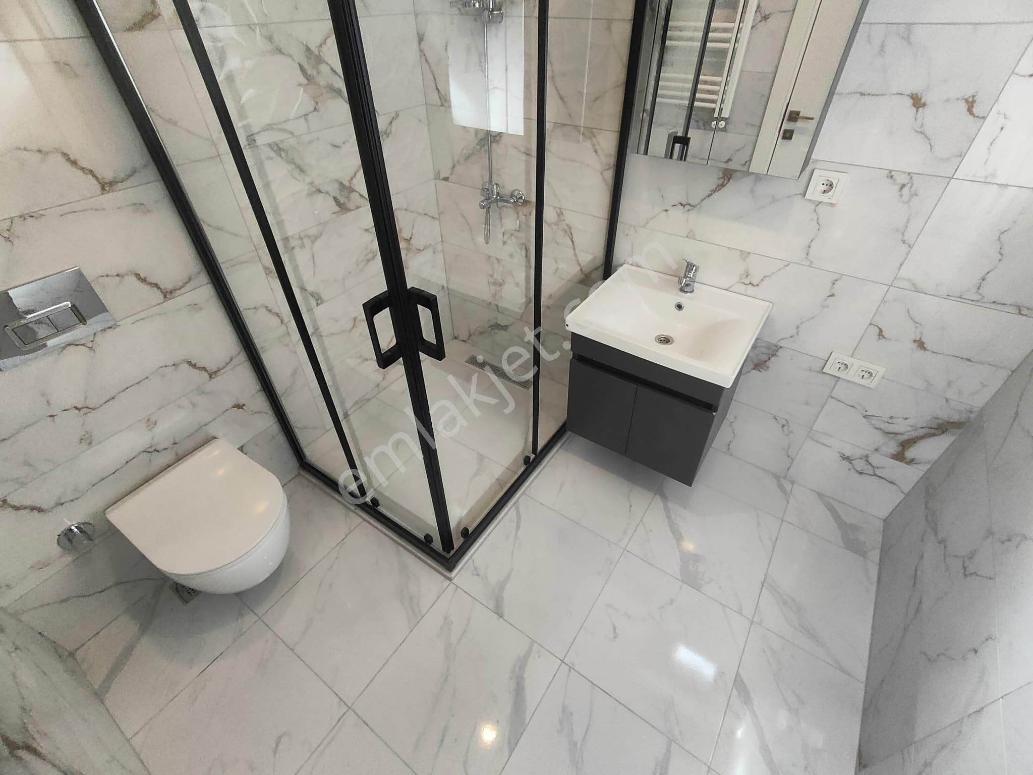 Emlak Dünyasından Küçükyalıda Satılık 2+1 Fırsat Daire - Görsel 6