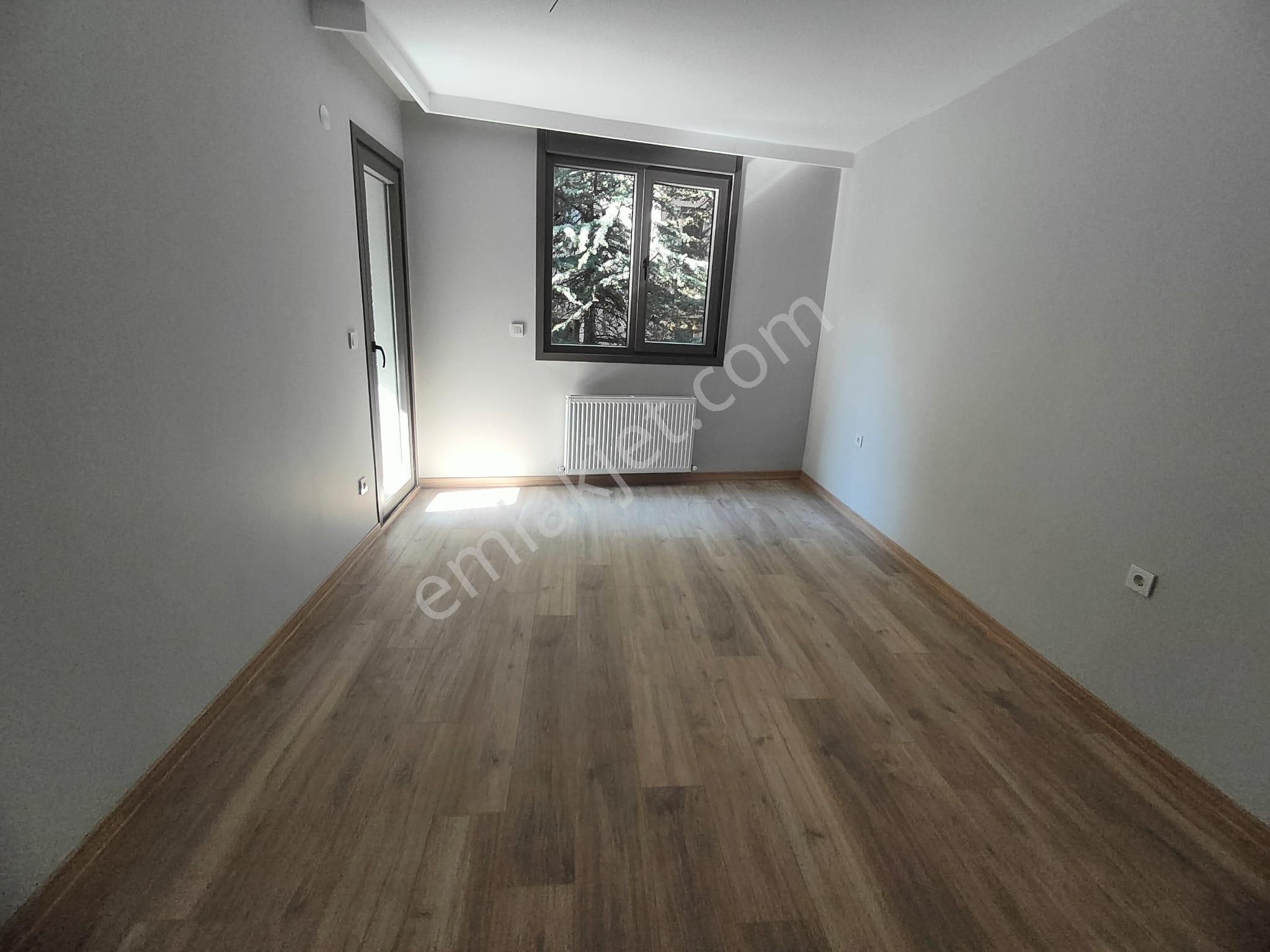 Emlak Dünyasından Küçükyalıda Satılık 2+1 Fırsat Daire - Görsel 11