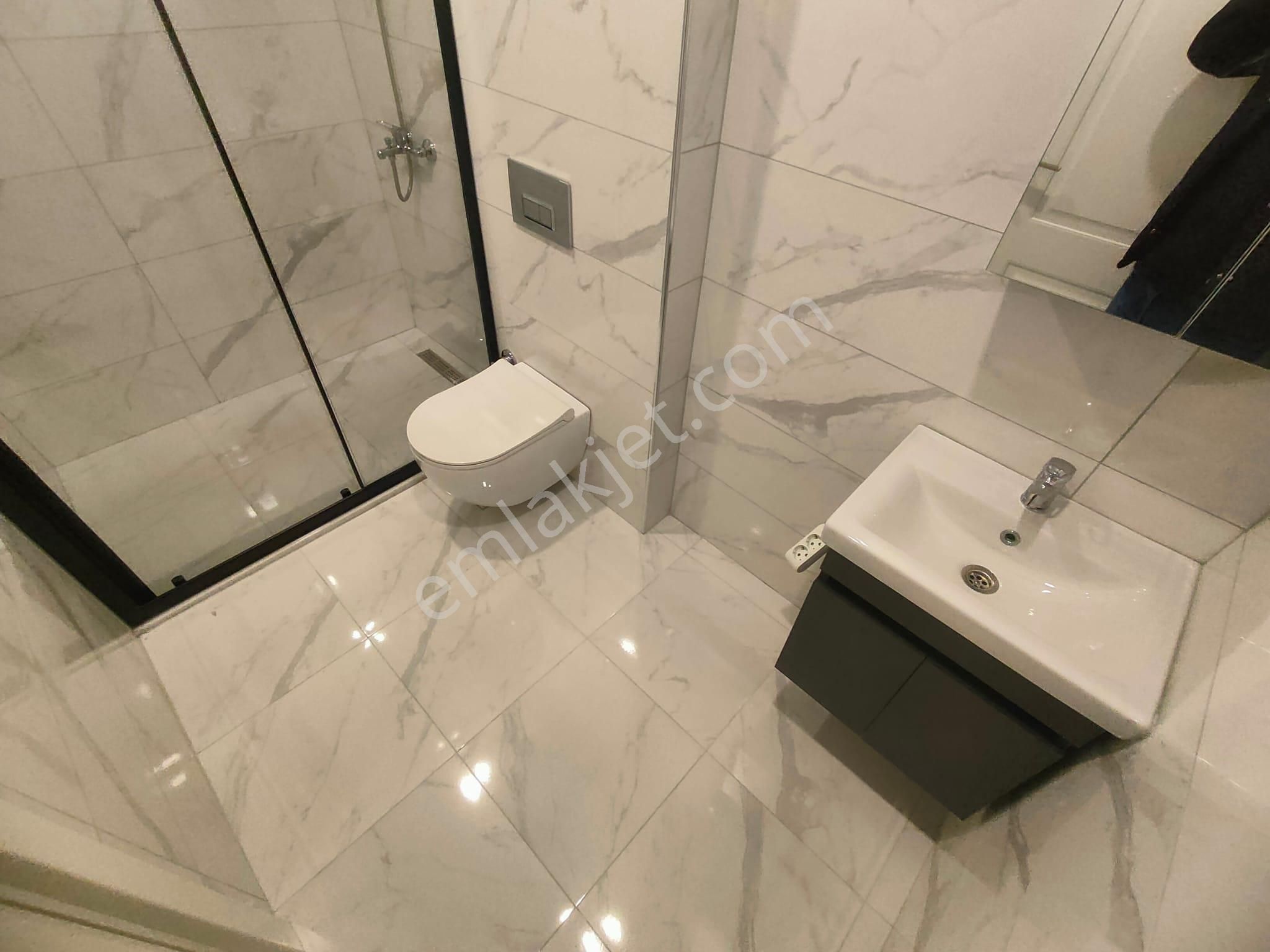 Emlak Dünyasından Küçükyalıda Satılık 2+1 Fırsat Daire - Görsel 6