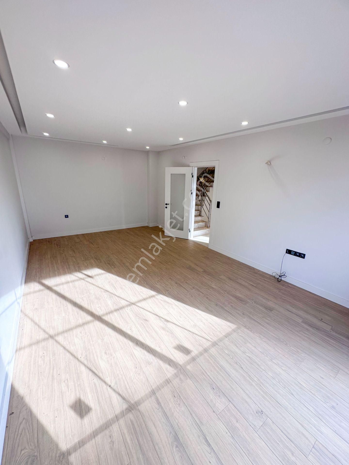 Mert Uçar'dan Satılık Menderes'te Sıfır 4+1 Bahçeli Villa - Görsel 9