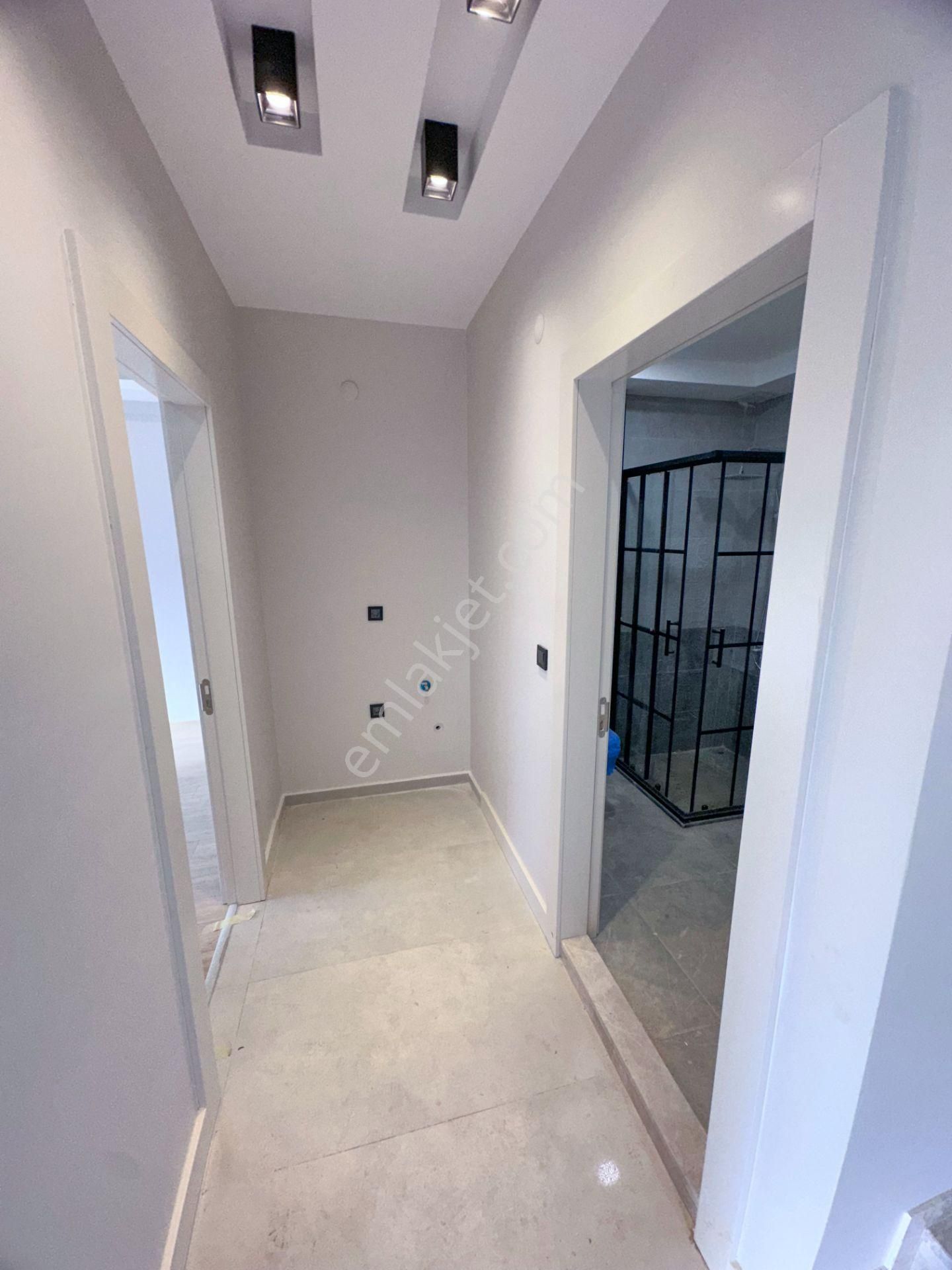 Mert Uçar'dan Satılık Menderes'te Sıfır 4+1 Bahçeli Villa - Görsel 18