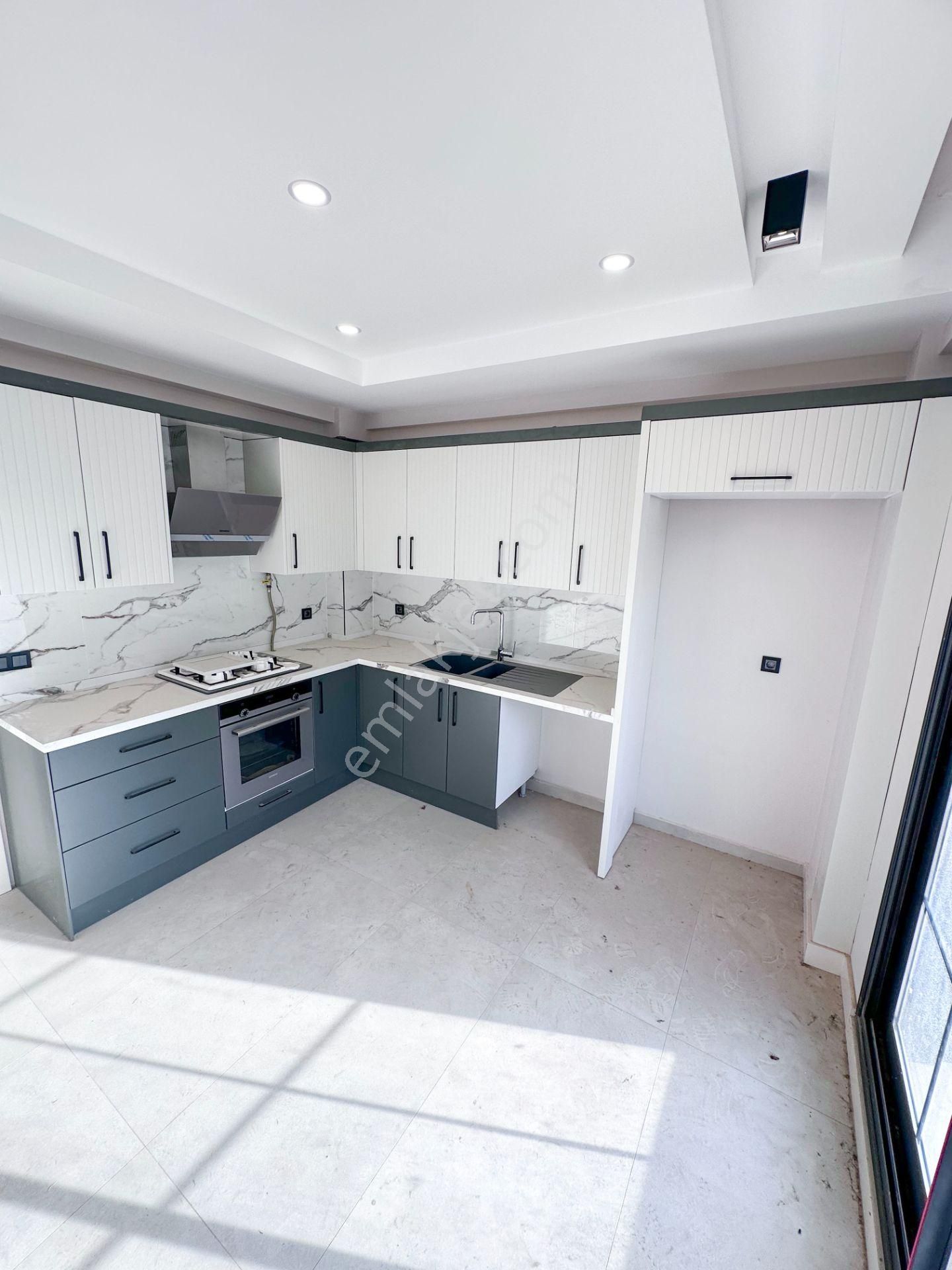 Mert Uçar'dan Satılık Menderes'te Sıfır 4+1 Bahçeli Villa - Görsel 8