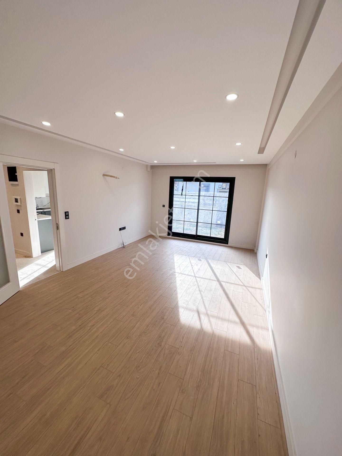 Mert Uçar'dan Satılık Menderes'te Sıfır 4+1 Bahçeli Villa - Görsel 10