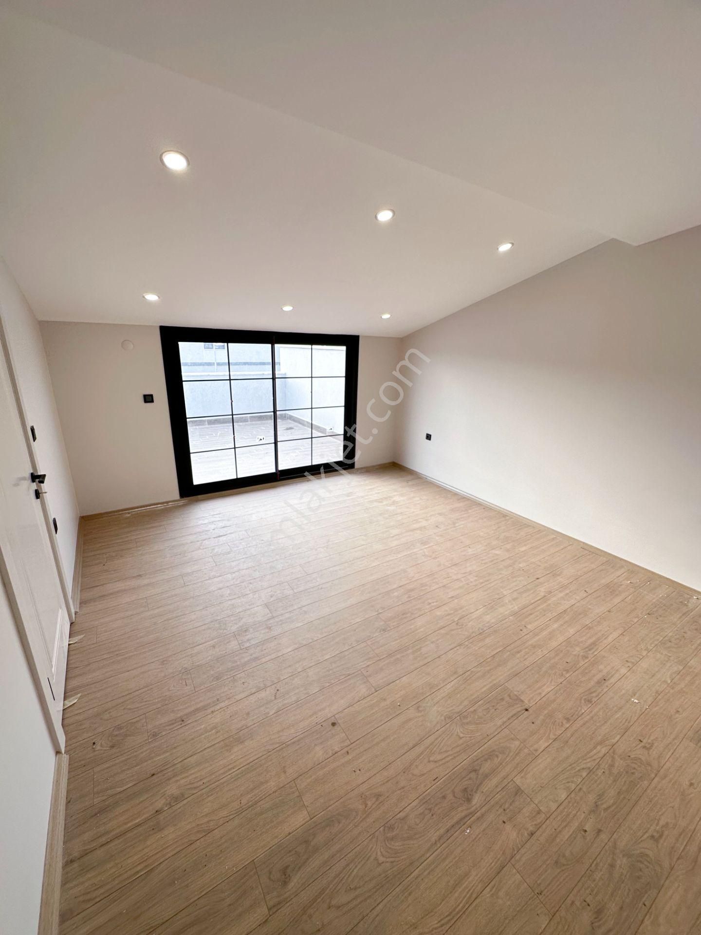 Mert Uçar'dan Satılık Menderes'te Sıfır 4+1 Bahçeli Villa - Görsel 32