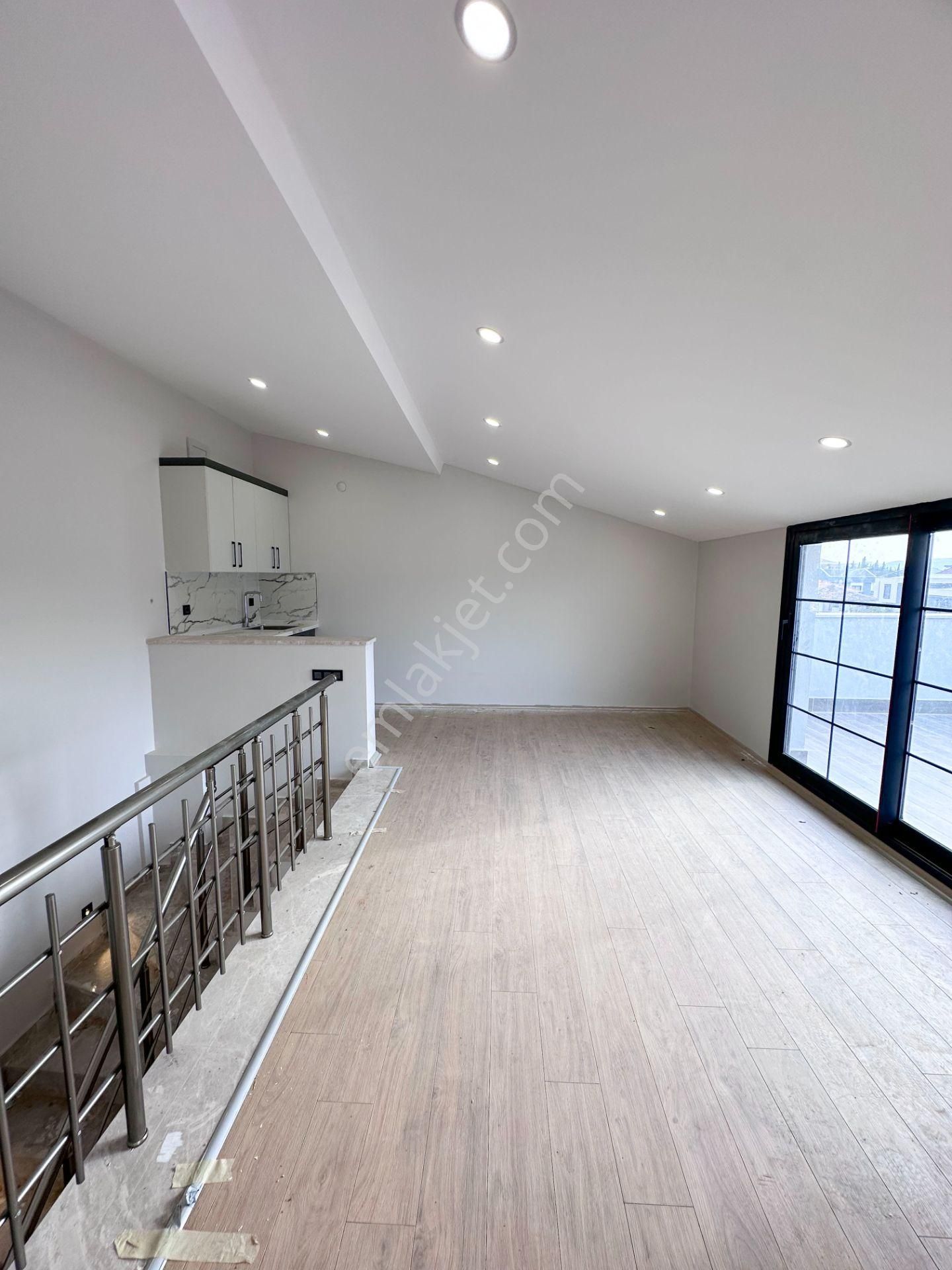 Mert Uçar'dan Satılık Menderes'te Sıfır 4+1 Bahçeli Villa - Görsel 28