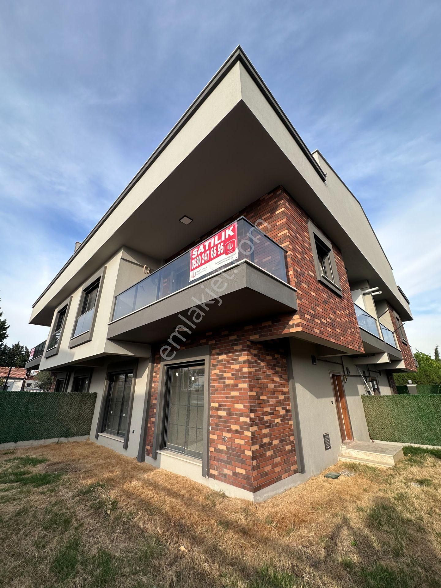 Mert Uçar'dan Satılık Menderes'te Sıfır 4+1 Bahçeli Villa