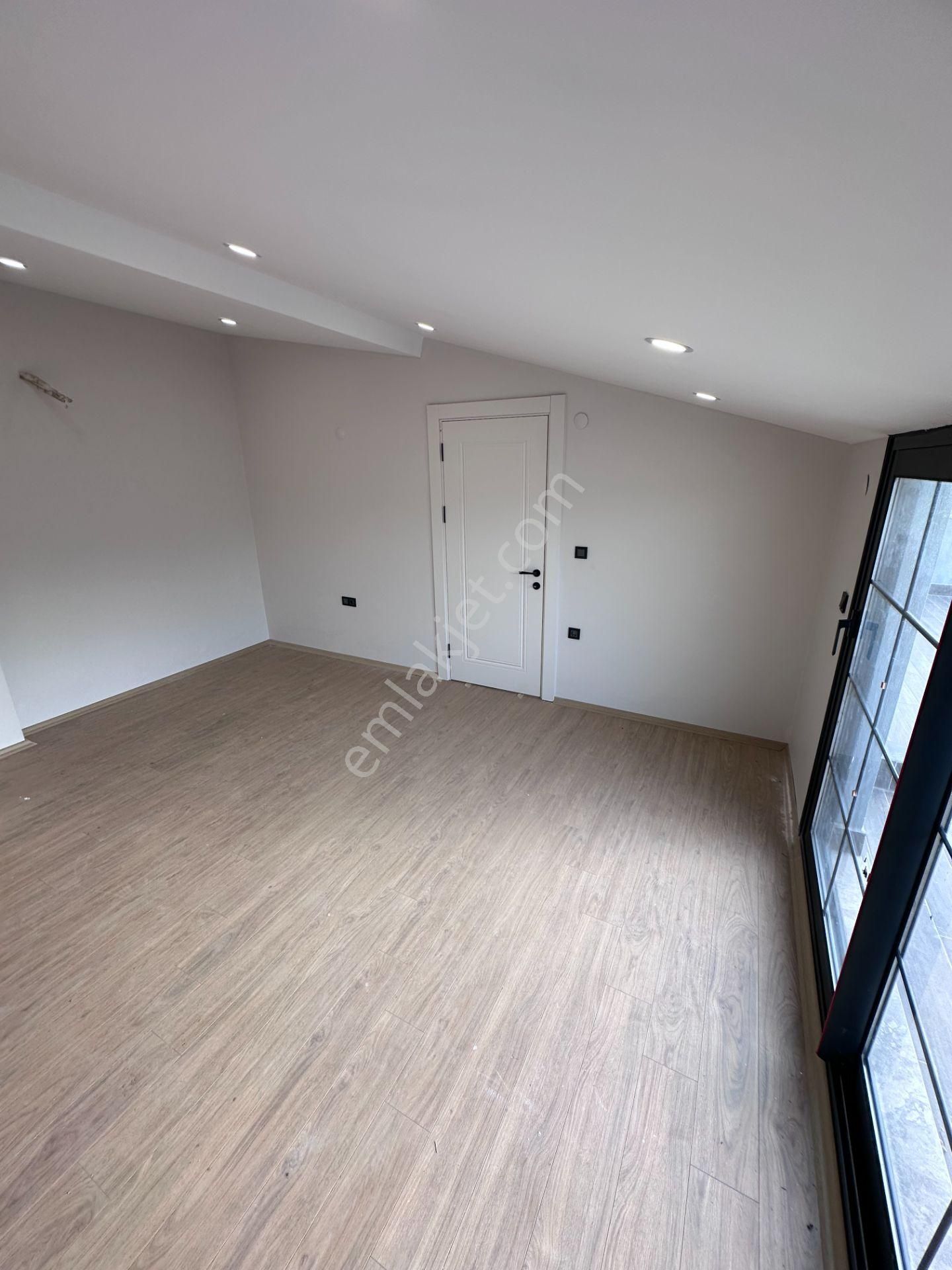 Mert Uçar'dan Satılık Menderes'te Sıfır 4+1 Bahçeli Villa - Görsel 34