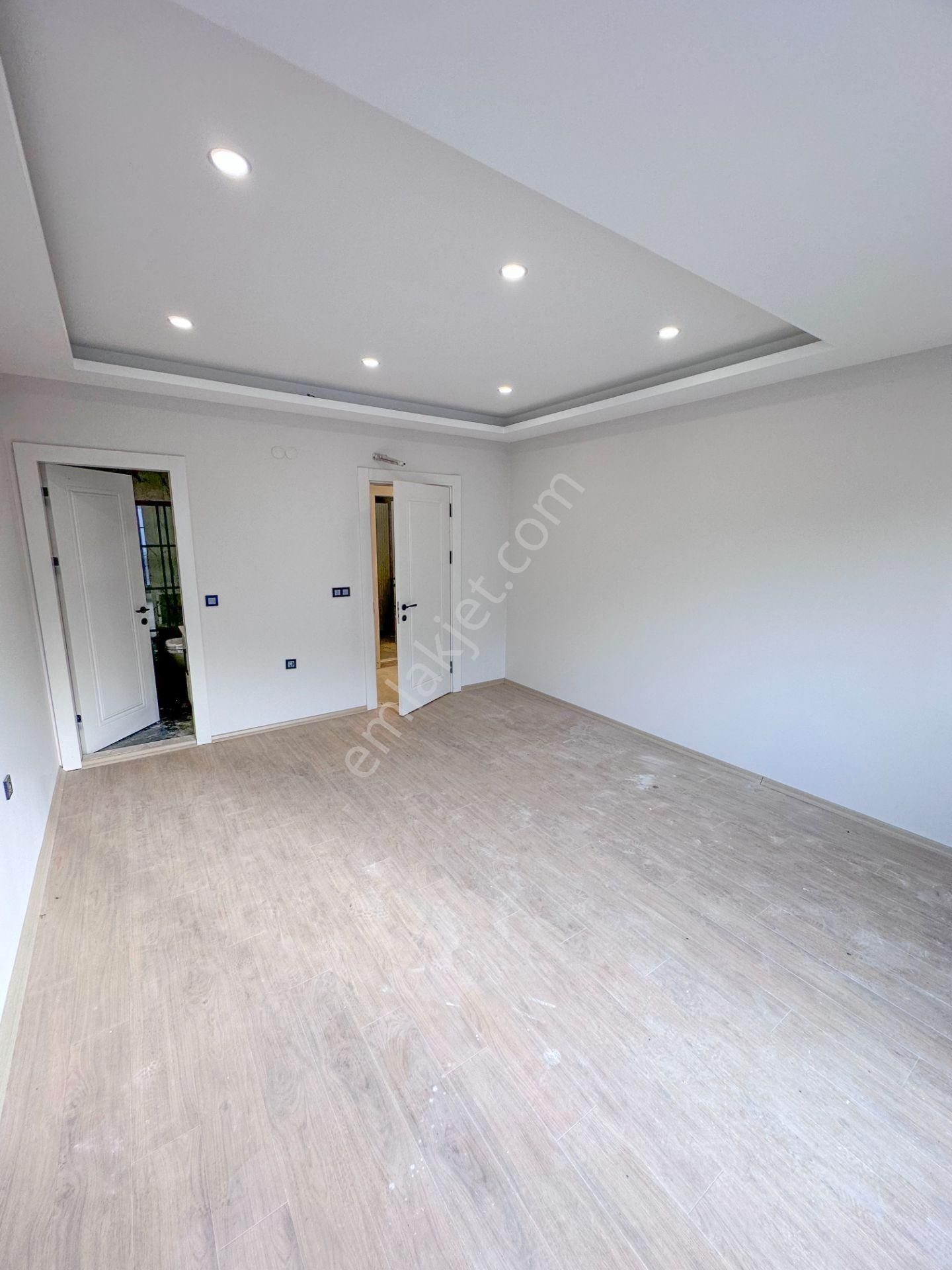 Mert Uçar'dan Satılık Menderes'te Sıfır 4+1 Bahçeli Villa - Görsel 21