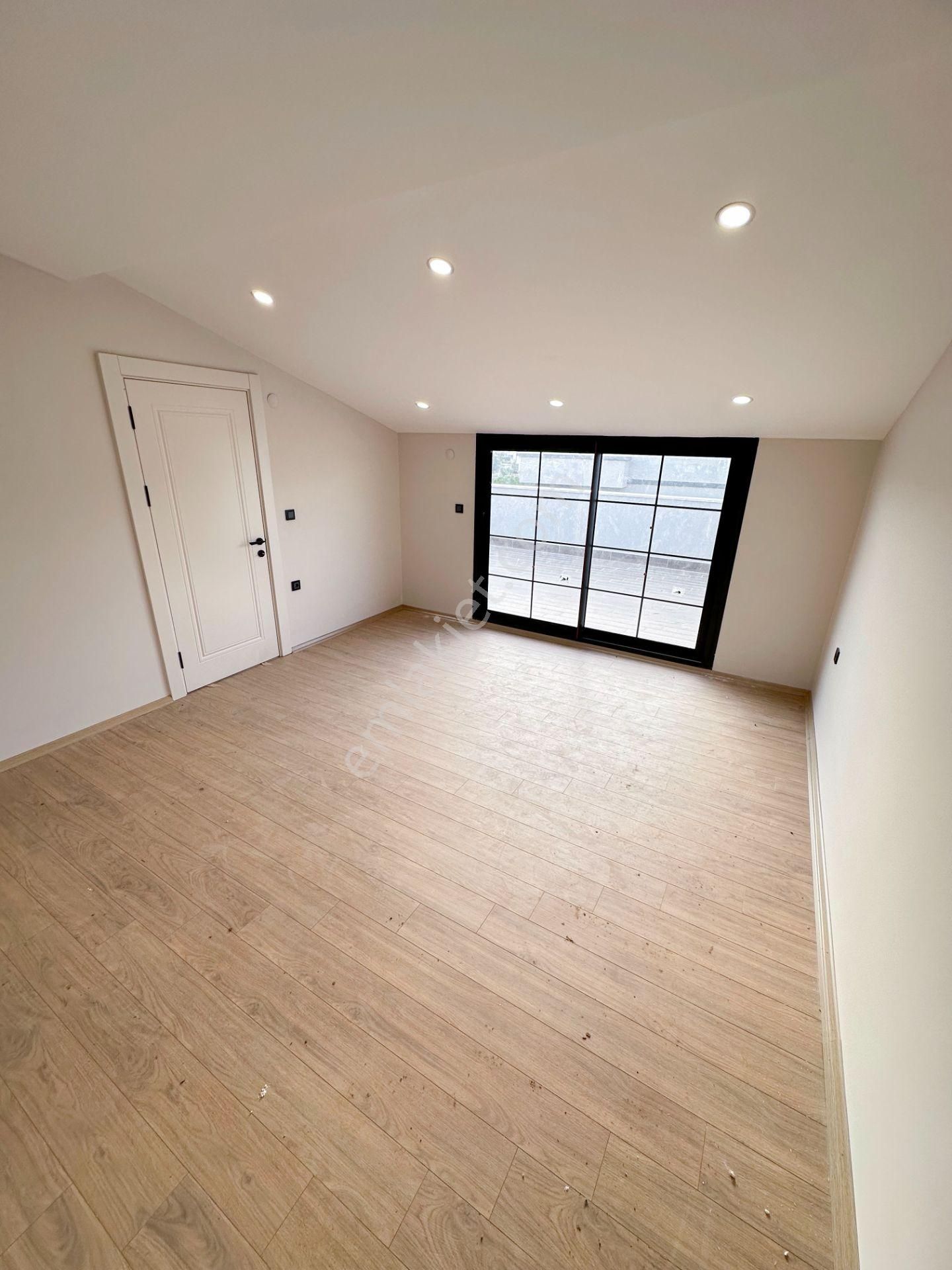 Mert Uçar'dan Satılık Menderes'te Sıfır 4+1 Bahçeli Villa - Görsel 33