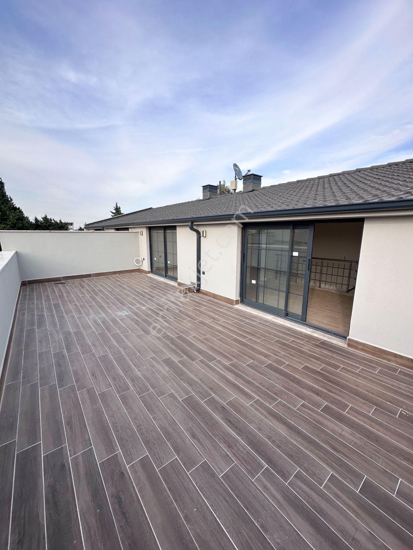 Mert Uçar'dan Satılık Menderes'te Sıfır 4+1 Bahçeli Villa - Görsel 29