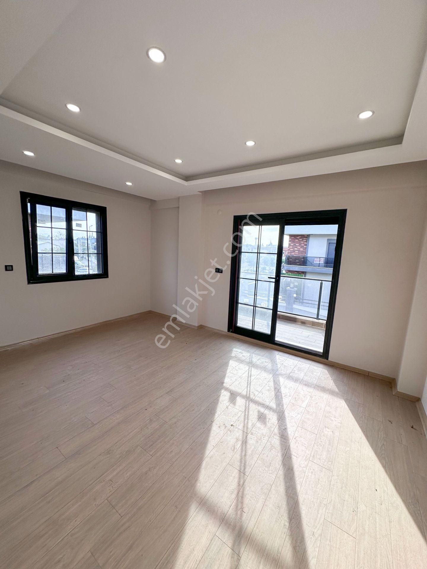 Mert Uçar'dan Satılık Menderes'te Sıfır 4+1 Bahçeli Villa - Görsel 13