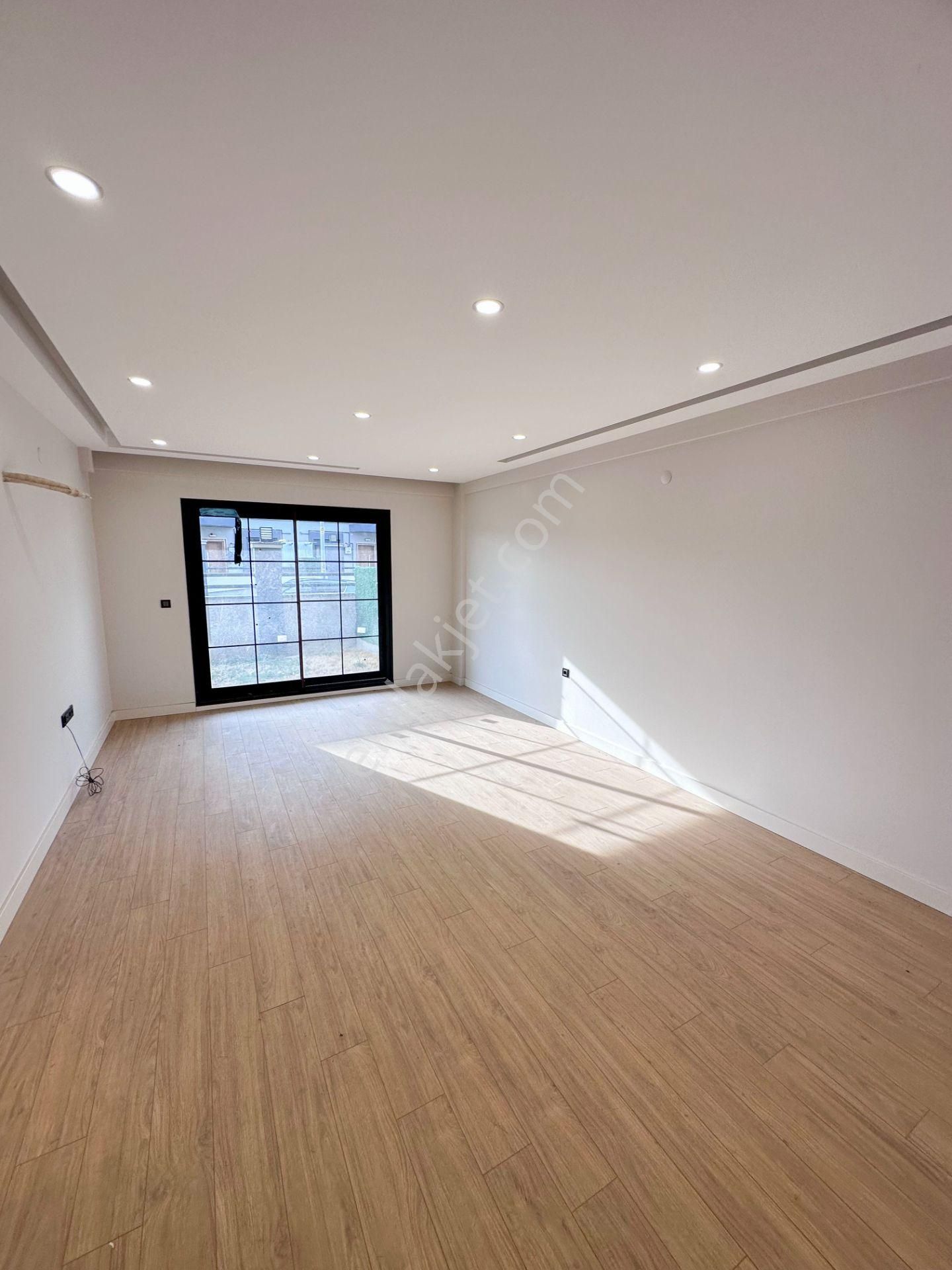 Mert Uçar'dan Satılık Menderes'te Sıfır 4+1 Bahçeli Villa - Görsel 11