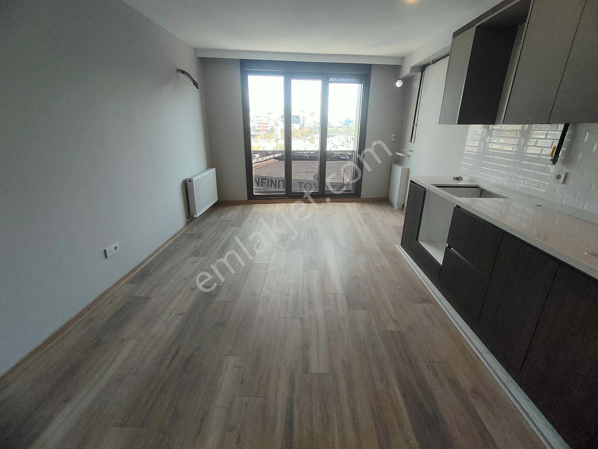 Emlak Dünyasından Küçükyalıda Satılık 2+1 Fırsat Daire - Görsel 2