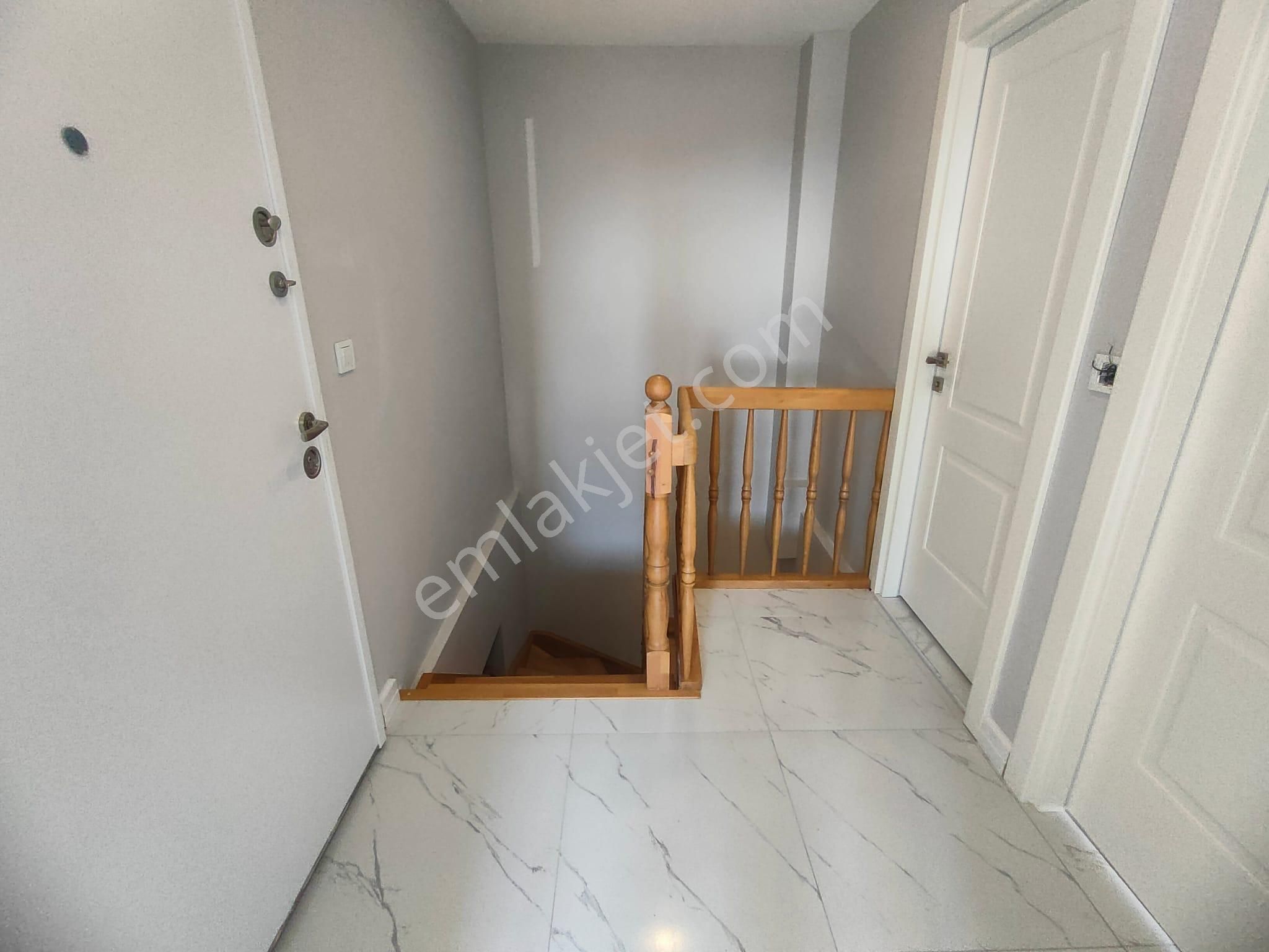 Emlak Dünyasından Küçükyalı Da Deniz Manzaralı Dubleks - Görsel 18