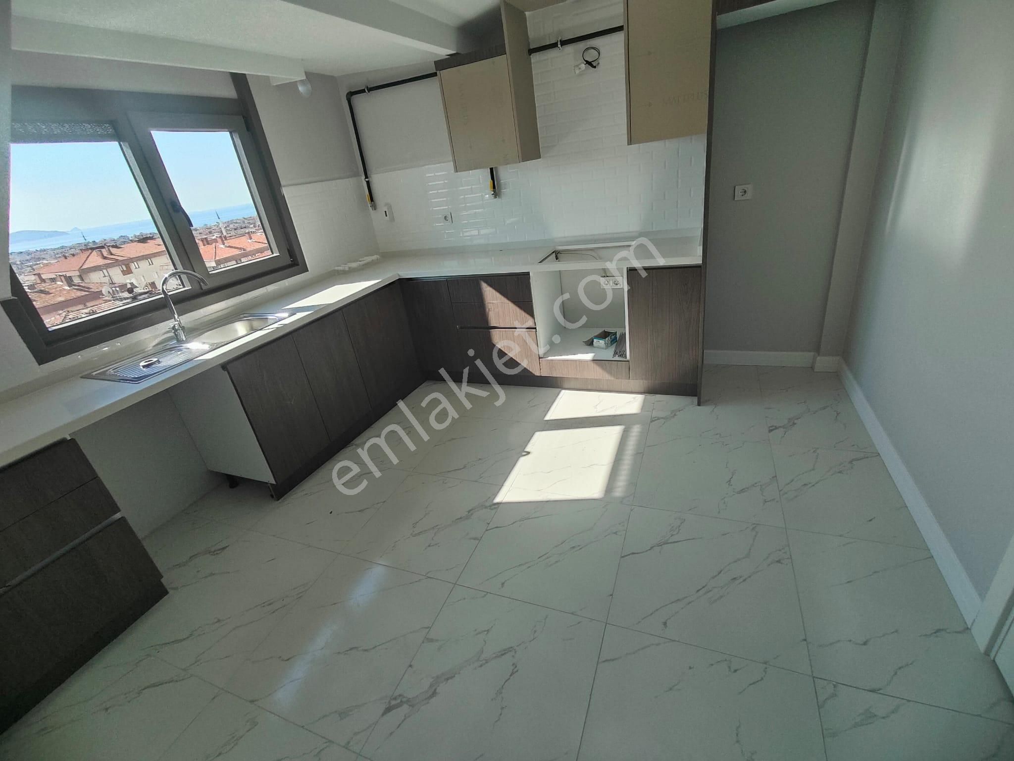 Emlak Dünyasından Küçükyalı Da Deniz Manzaralı Dubleks - Görsel 3