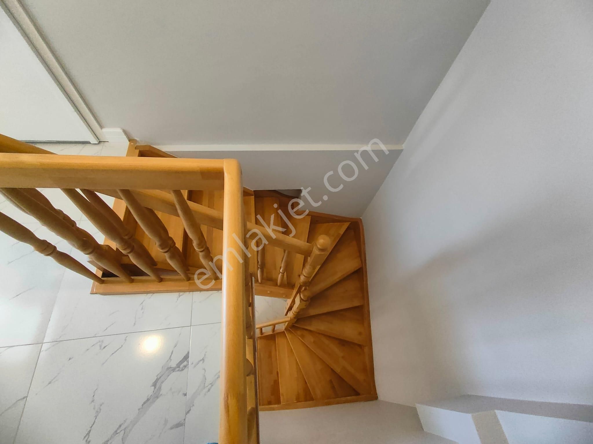 Emlak Dünyasından Küçükyalı Da Deniz Manzaralı Dubleks - Görsel 17