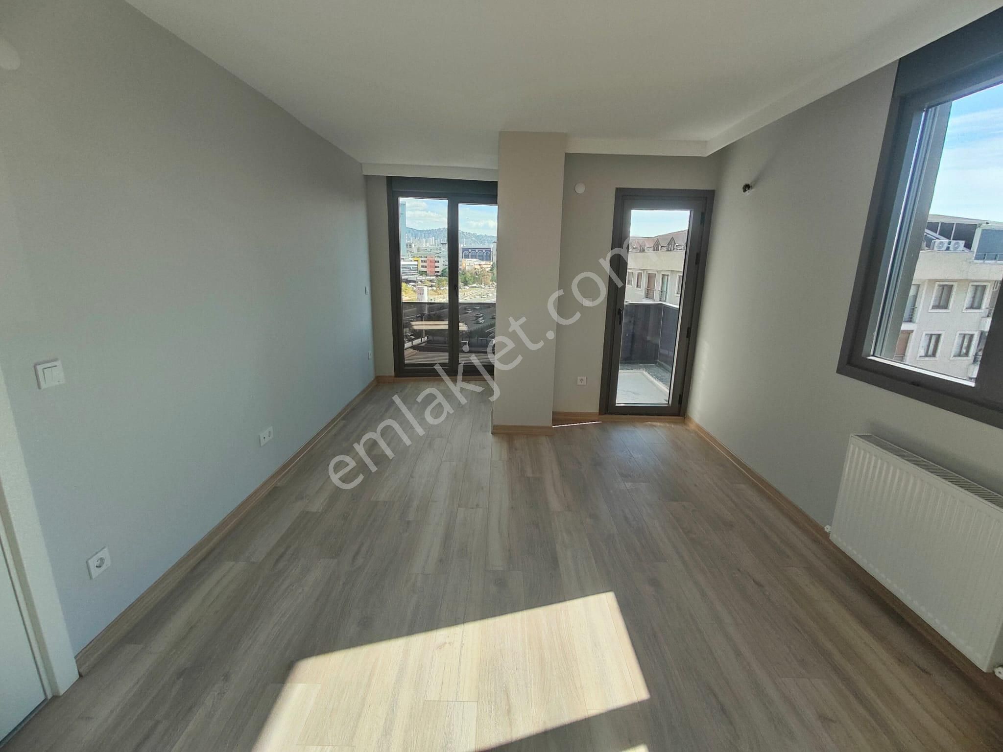 Emlak Dünyasından Küçükyalı Da Deniz Manzaralı Dubleks - Görsel 8