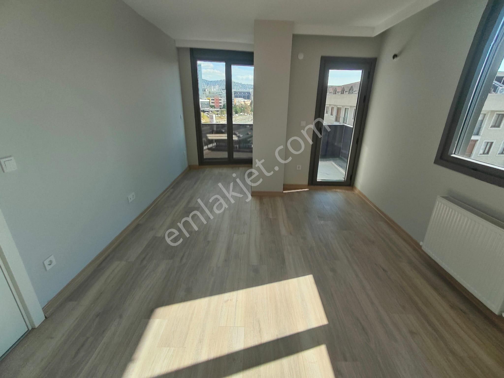 Emlak Dünyasından Küçükyalı Da Deniz Manzaralı Dubleks - Görsel 10