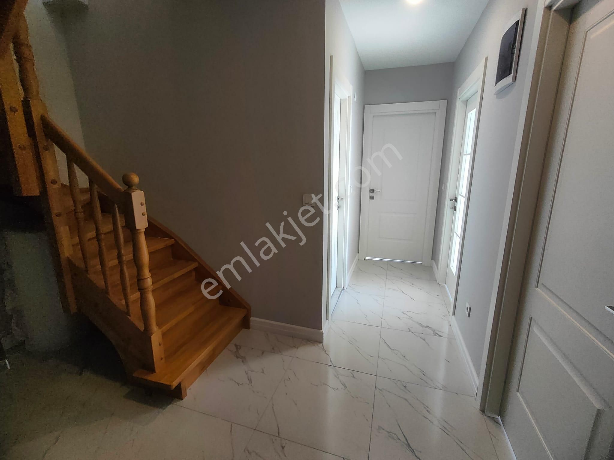 Emlak Dünyasından Küçükyalı Da Deniz Manzaralı Dubleks - Görsel 4