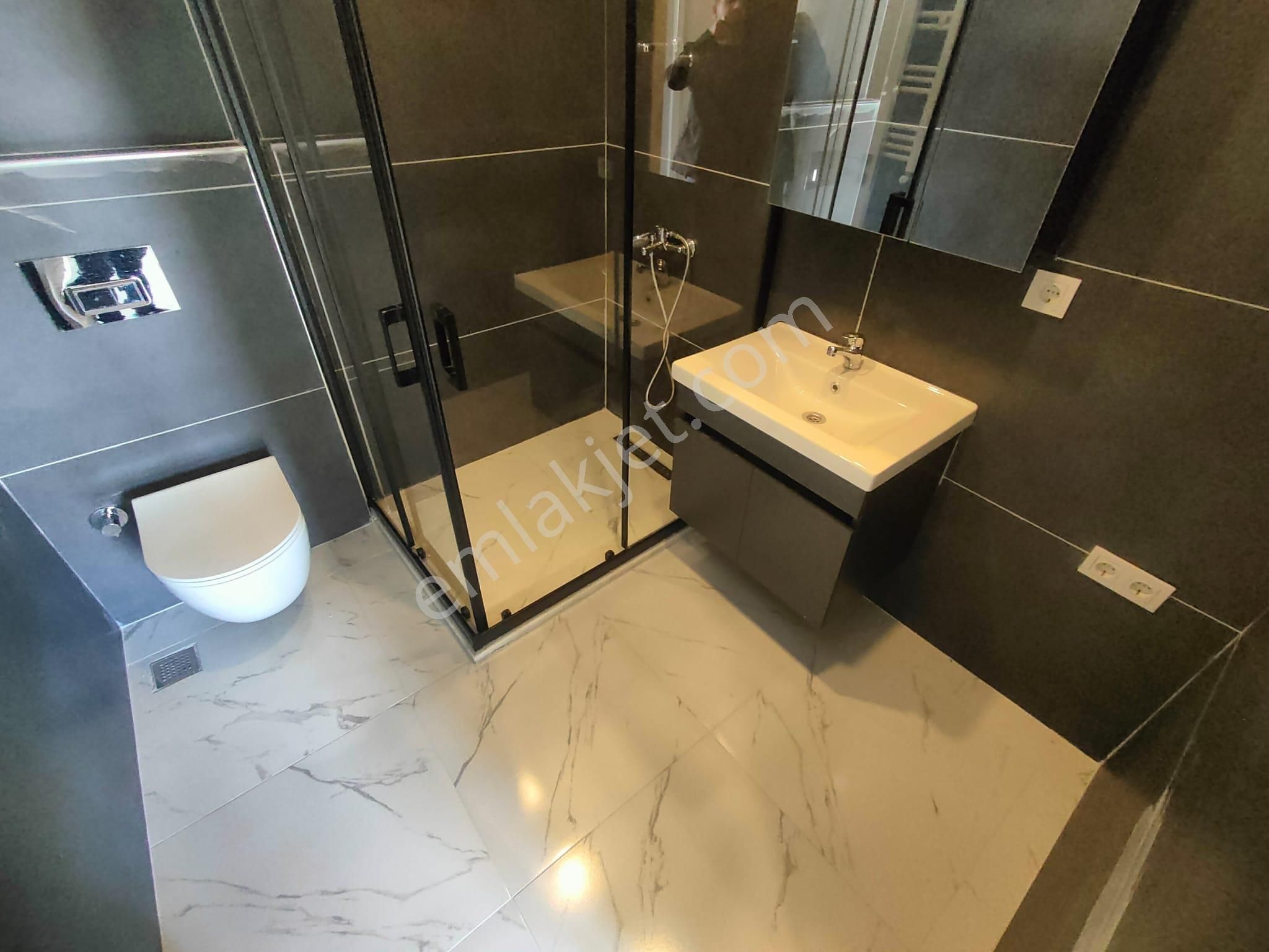 Emlak Dünyasından Küçükyalı Da Deniz Manzaralı Dubleks - Görsel 12