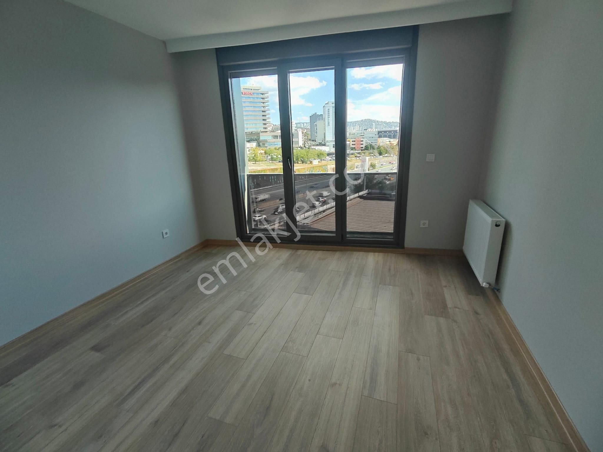 Emlak Dünyasından Küçükyalı Da Deniz Manzaralı Dubleks - Görsel 5