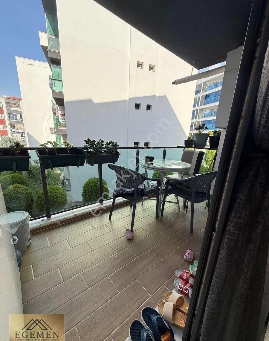 Kuşadası Merkezde 2+1 Havuzlu Sitede Daire - Görsel 8