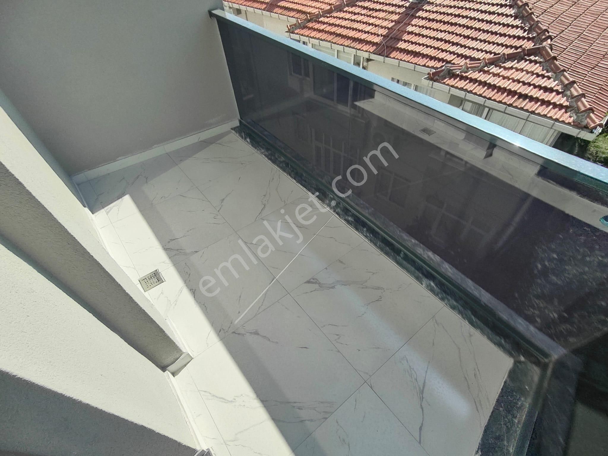 Emlak Dünyasından Küçükyalı Da Deniz Manzaralı Dubleks - Görsel 10