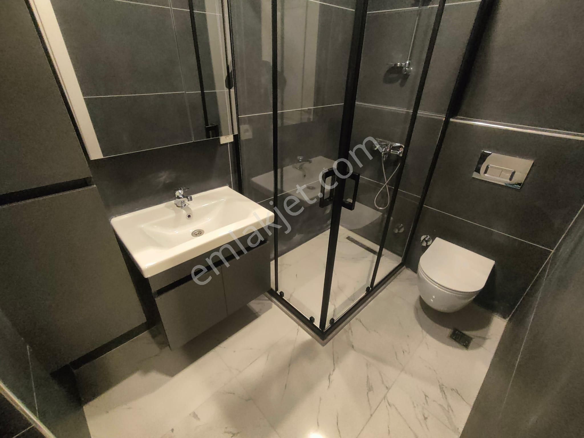 Emlak Dünyasından Küçükyalı Da Deniz Manzaralı Dubleks