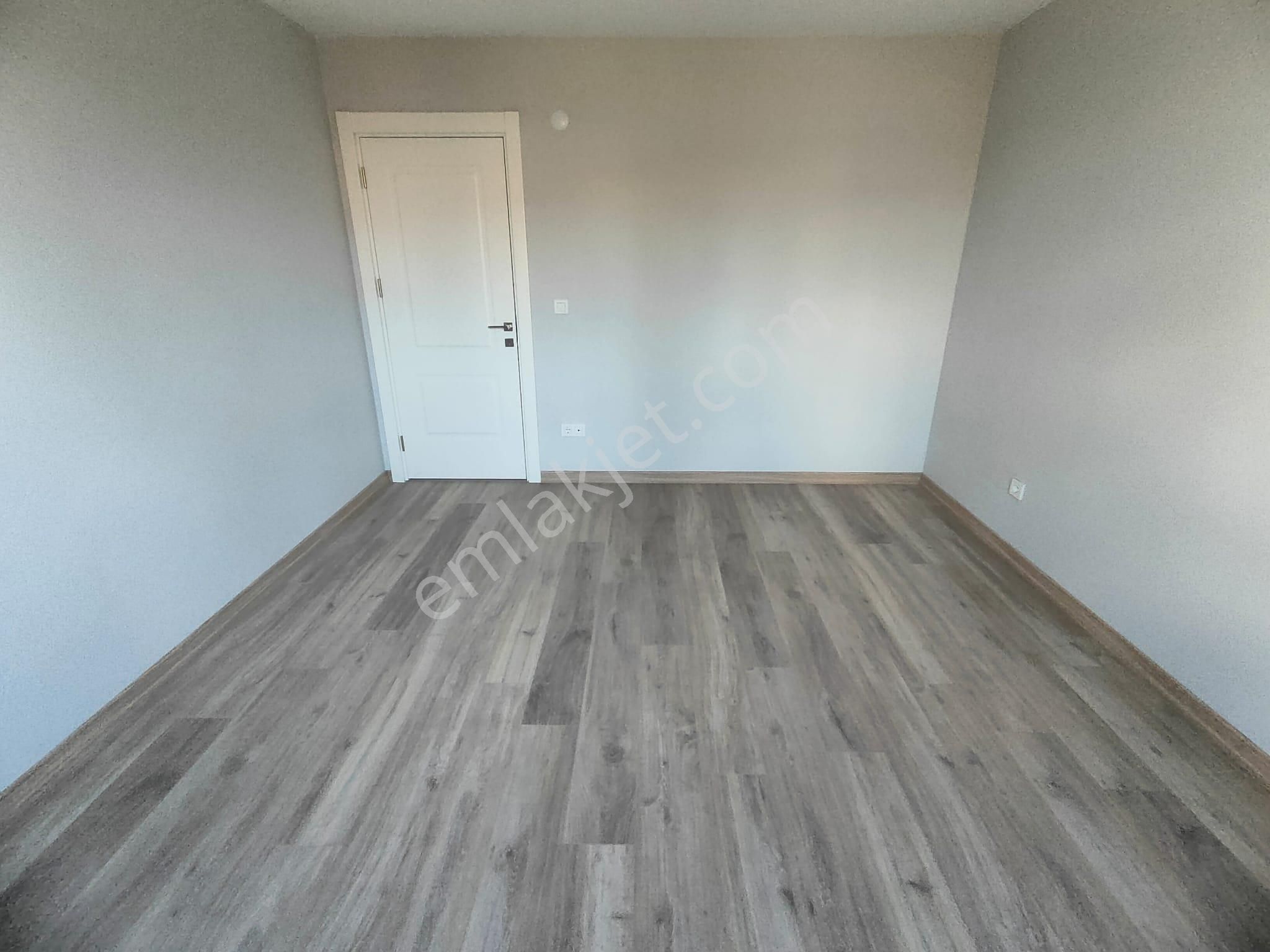 Emlak Dünyasından Küçükyalı Da Deniz Manzaralı Dubleks - Görsel 6