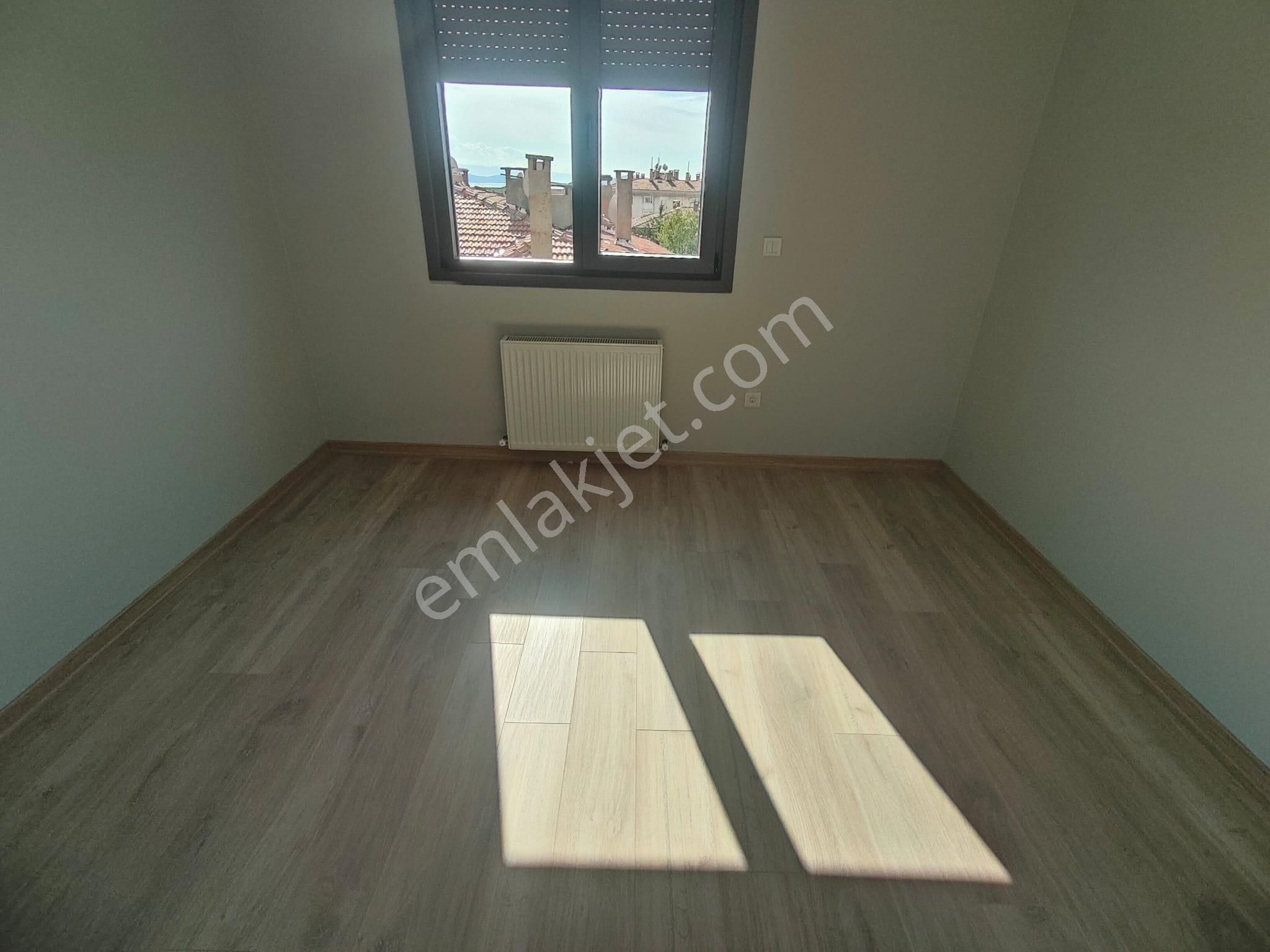 Emlak Dünyasından Küçükyalı Da Deniz Manzaralı Dubleks - Görsel 12