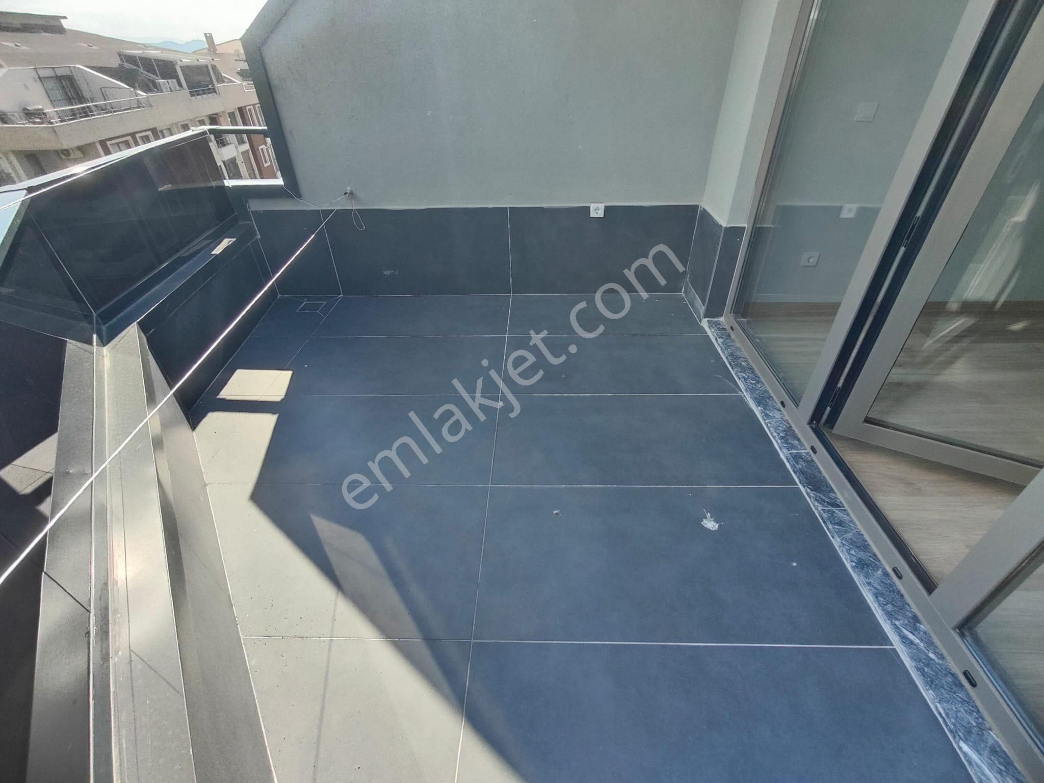 Emlak Dünyasından Küçükyalı Da Deniz Manzaralı Dubleks - Görsel 19