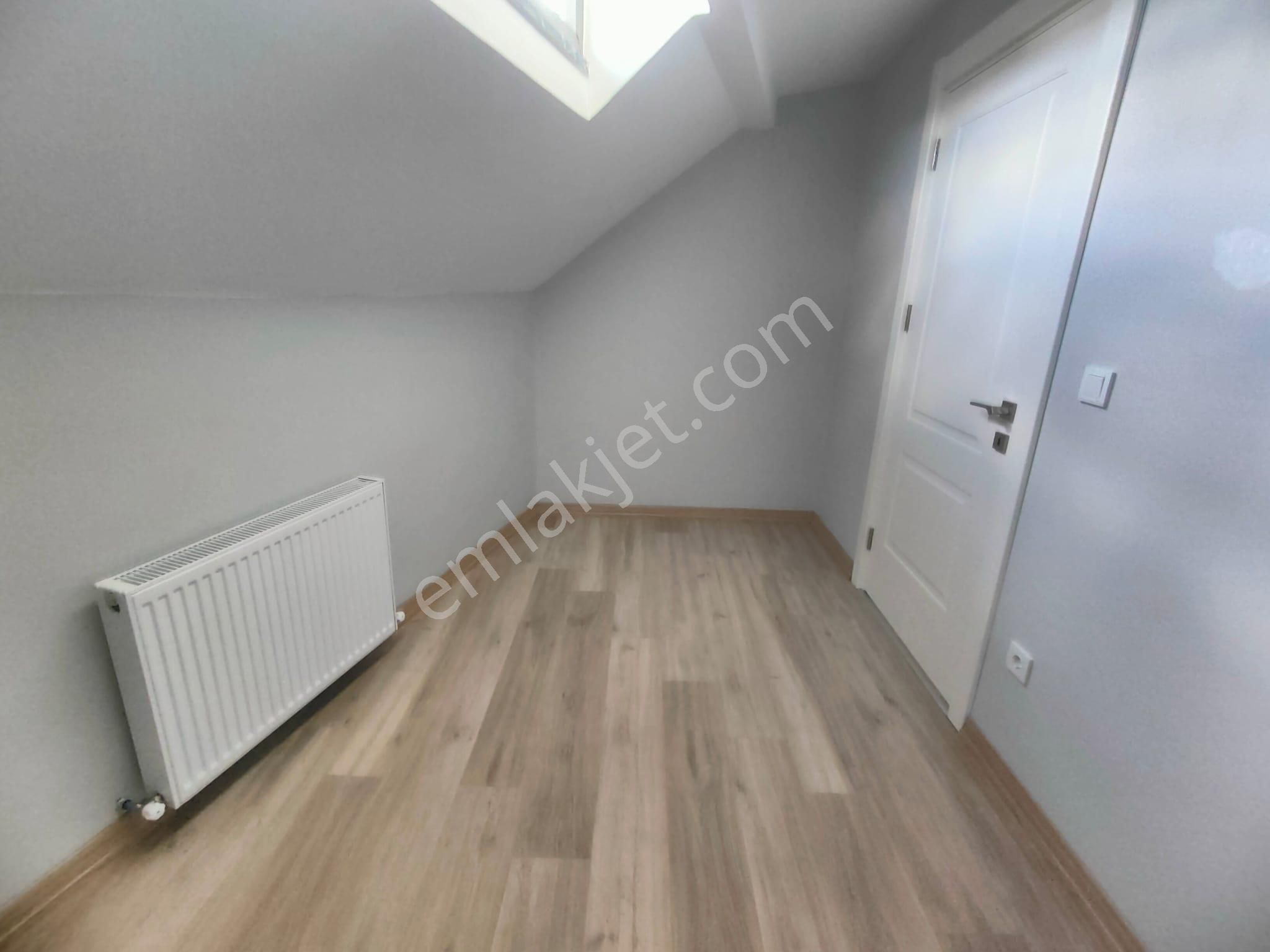 Emlak Dünyasından Küçükyalı Da Deniz Manzaralı Dubleks - Görsel 15