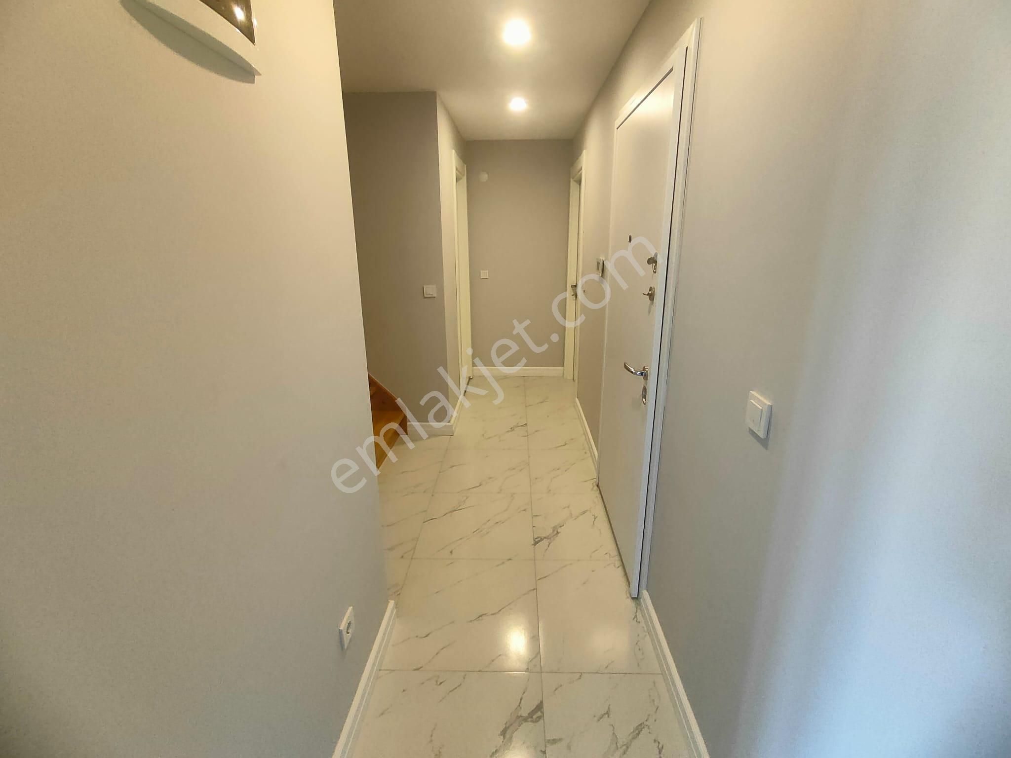 Emlak Dünyasından Küçükyalı Da Deniz Manzaralı Dubleks - Görsel 12