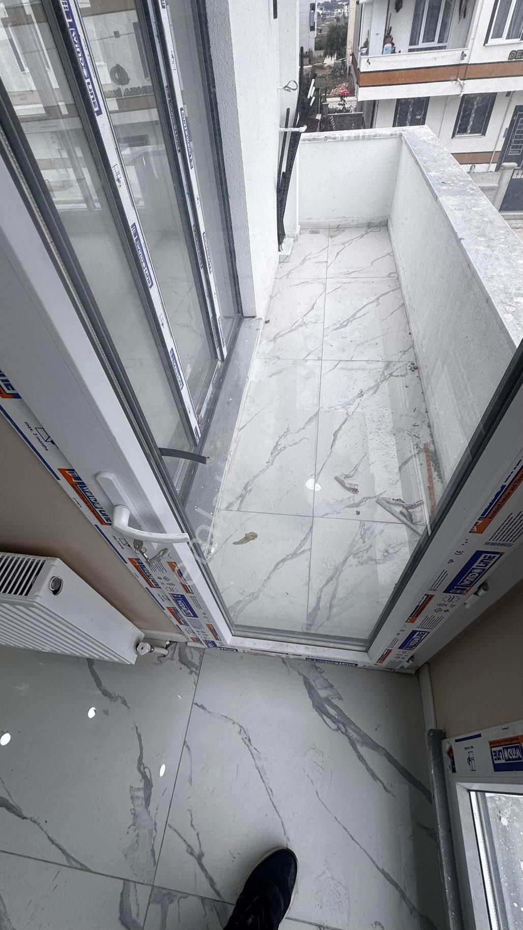 Kapaklı Bahçelievler’de Merkezde Hastaneye Yakın Ön Cephe Ara Kat 2 + 1 Daire - Görsel 2