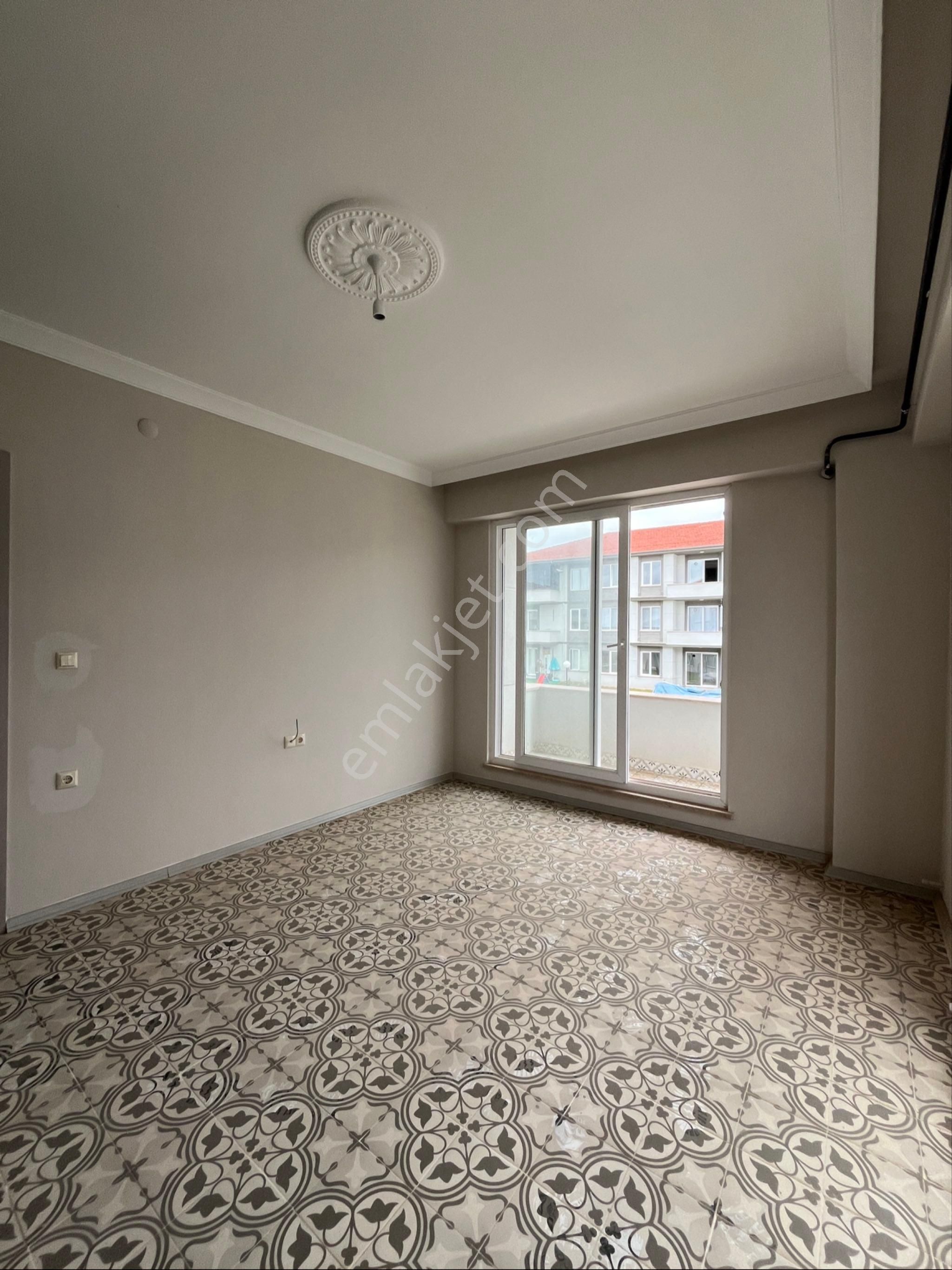 Sakarya Karasuda Havuzlu Sitede Daire - Görsel 11